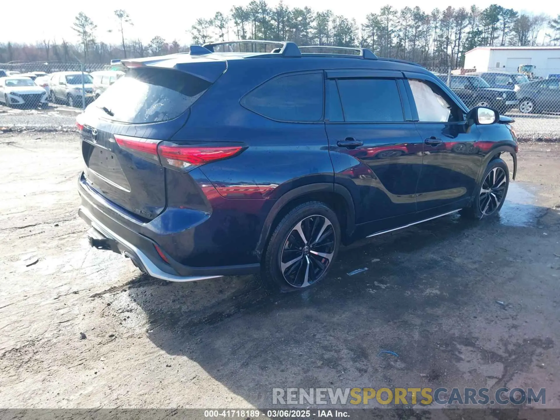 4 Photograph of a damaged car 5TDJZRBH0MS121857 TOYOTA HIGHLANDER 2021