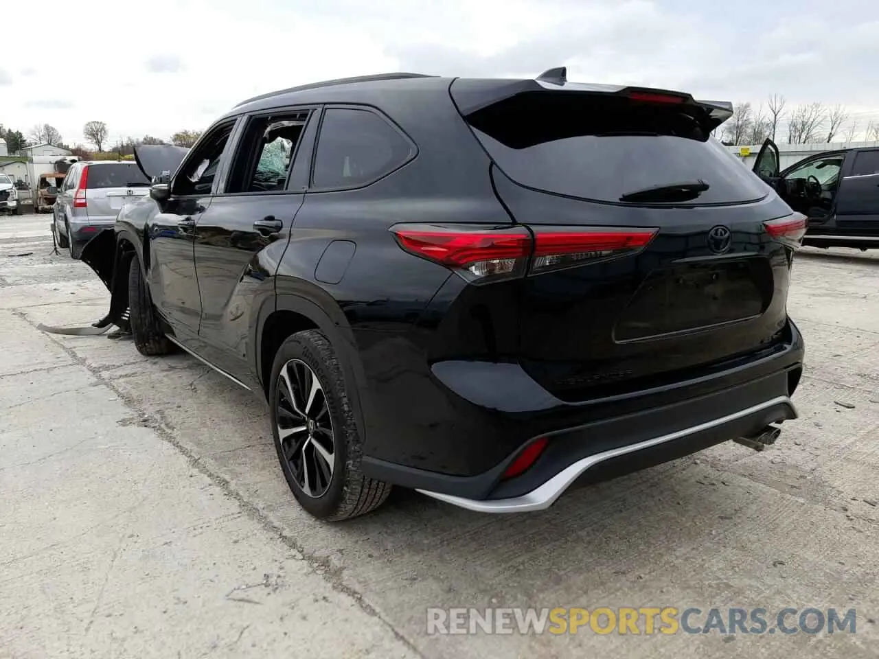 3 Photograph of a damaged car 5TDJZRBH1MS057652 TOYOTA HIGHLANDER 2021