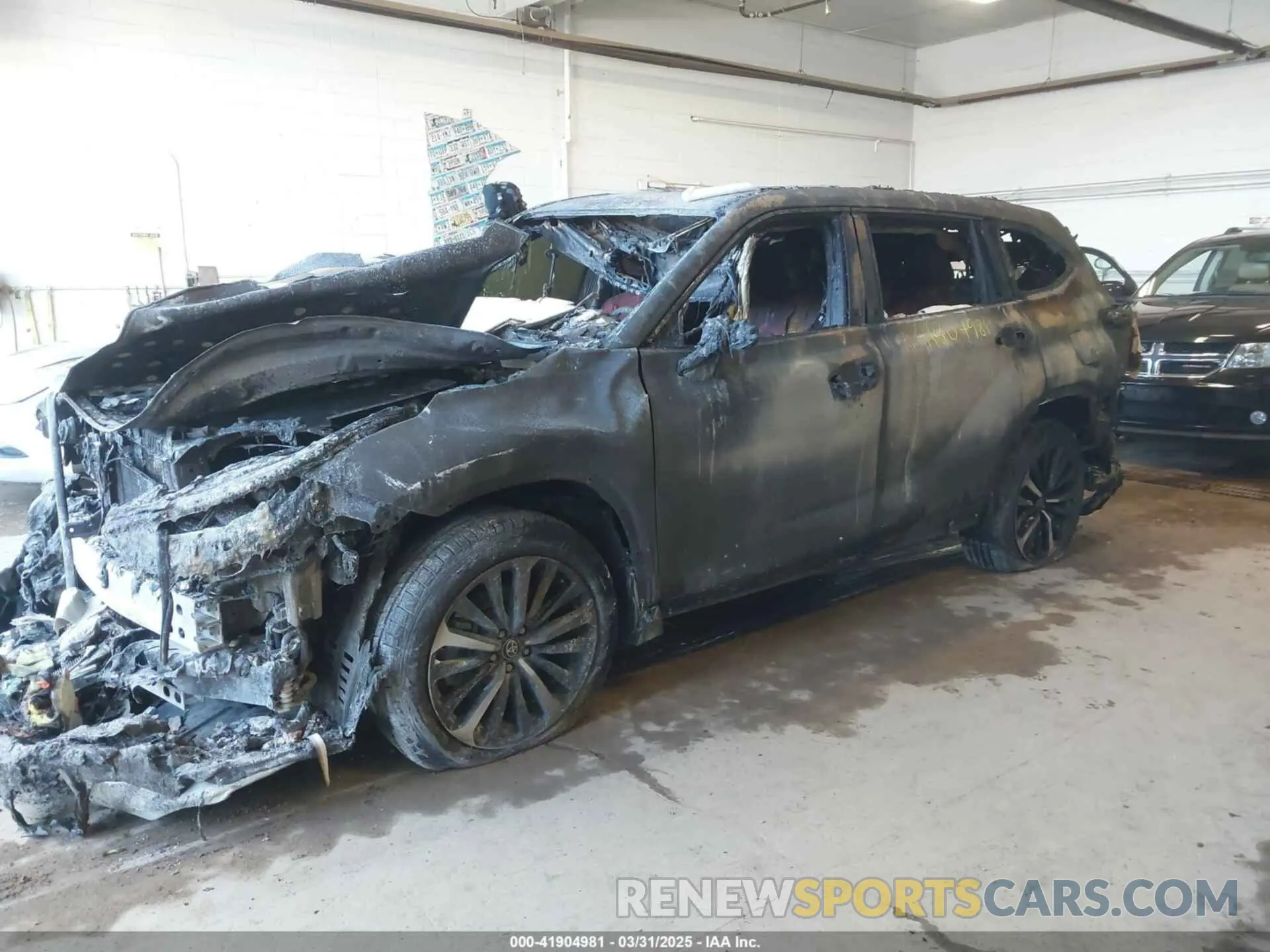 2 Photograph of a damaged car 5TDJZRBH4MS061131 TOYOTA HIGHLANDER 2021
