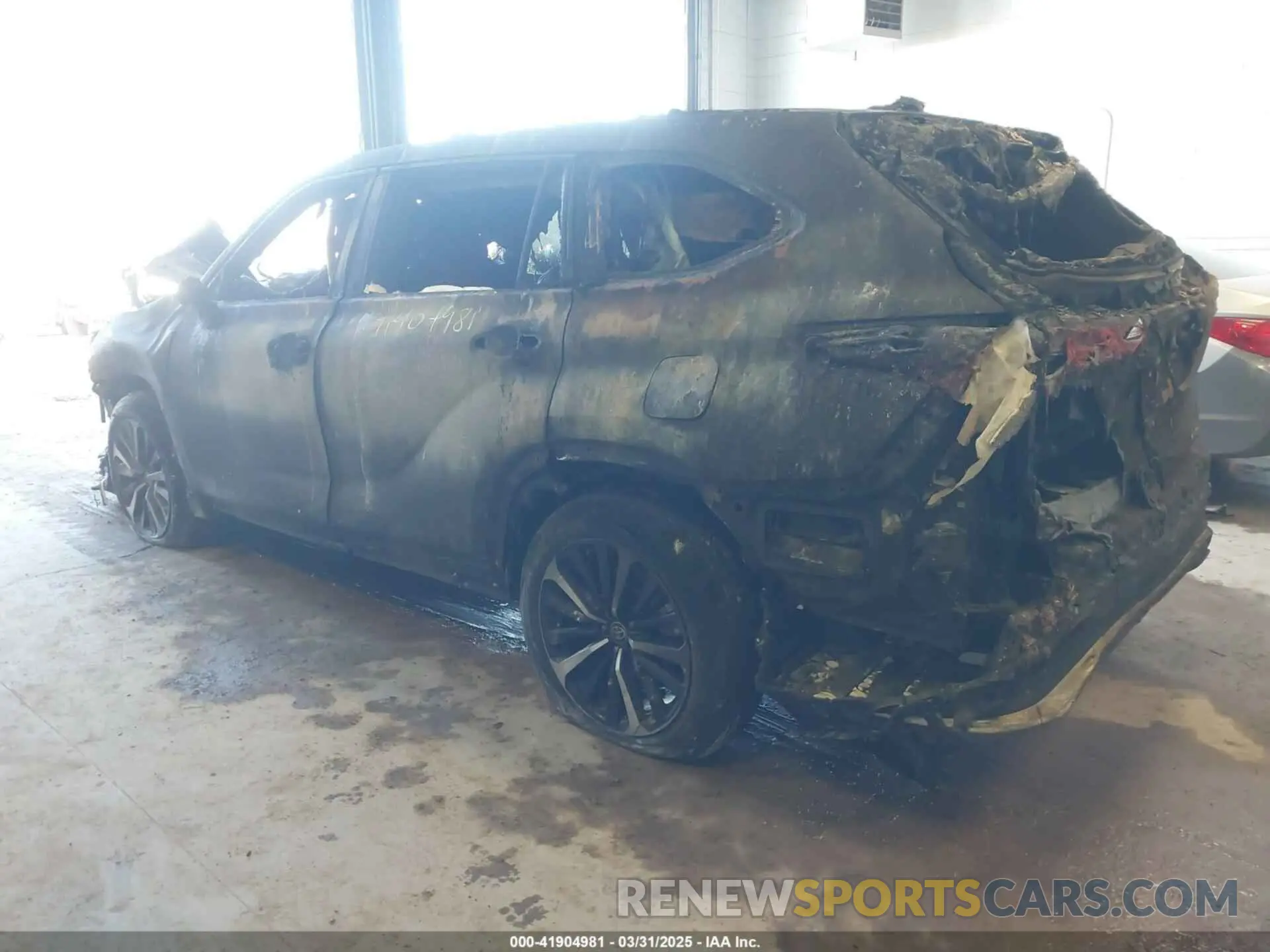 3 Photograph of a damaged car 5TDJZRBH4MS061131 TOYOTA HIGHLANDER 2021