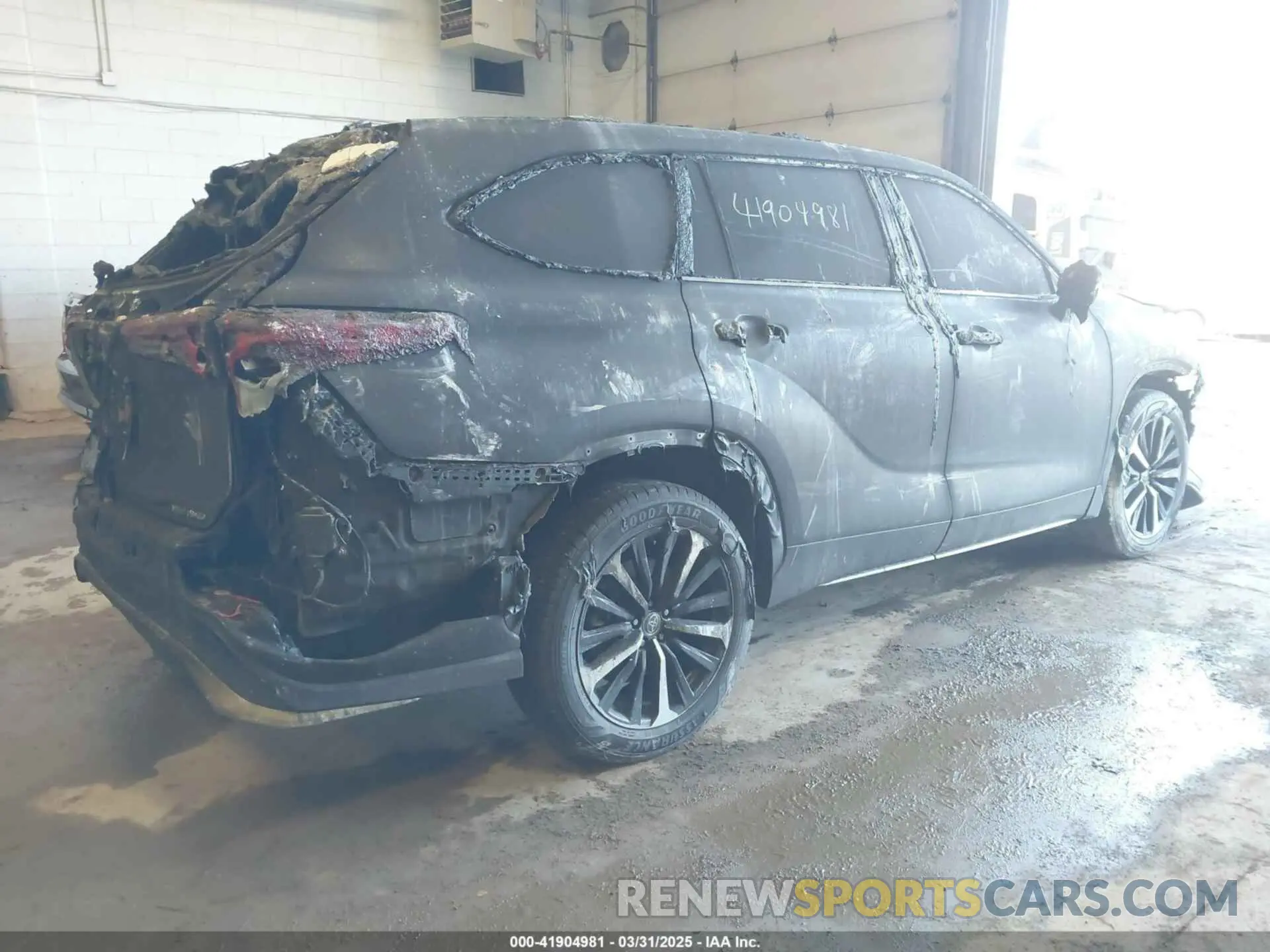 4 Photograph of a damaged car 5TDJZRBH4MS061131 TOYOTA HIGHLANDER 2021