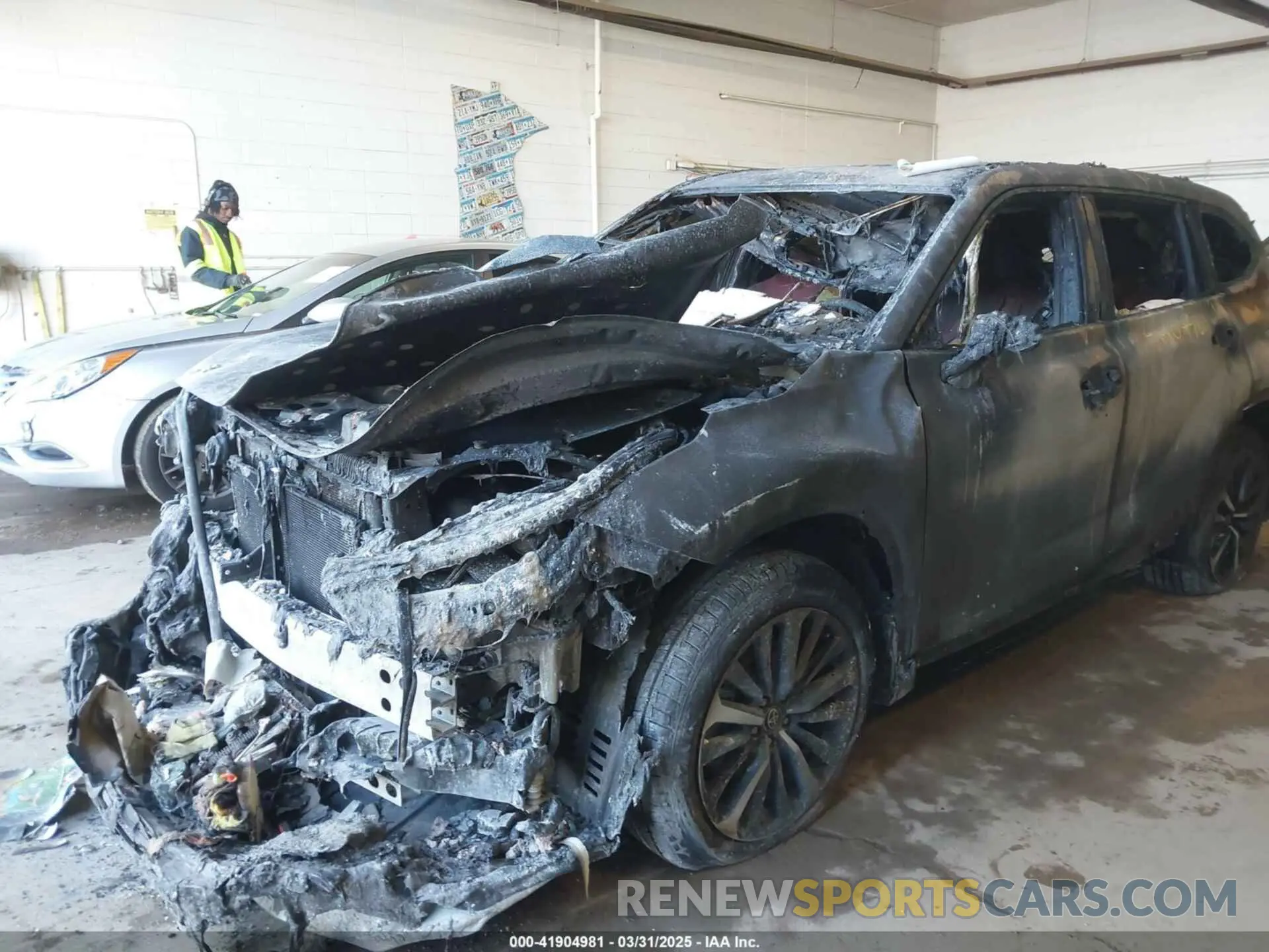 6 Photograph of a damaged car 5TDJZRBH4MS061131 TOYOTA HIGHLANDER 2021