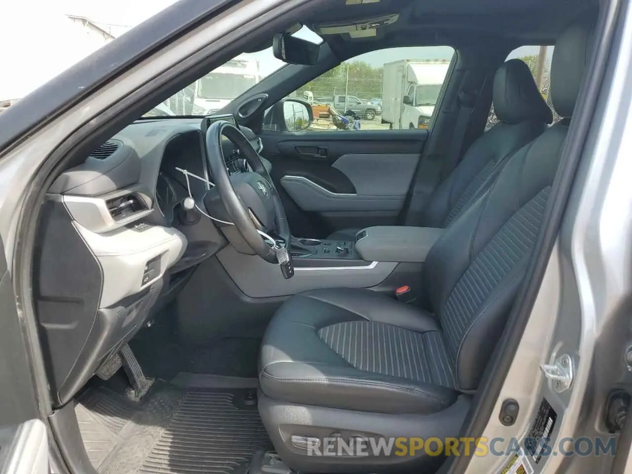 7 Photograph of a damaged car 5TDJZRBH4MS137835 TOYOTA HIGHLANDER 2021