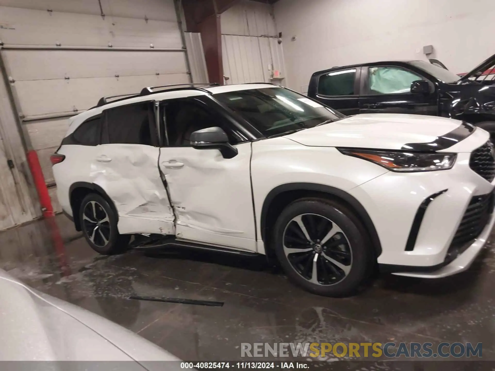 13 Photograph of a damaged car 5TDJZRBH5MS060828 TOYOTA HIGHLANDER 2021