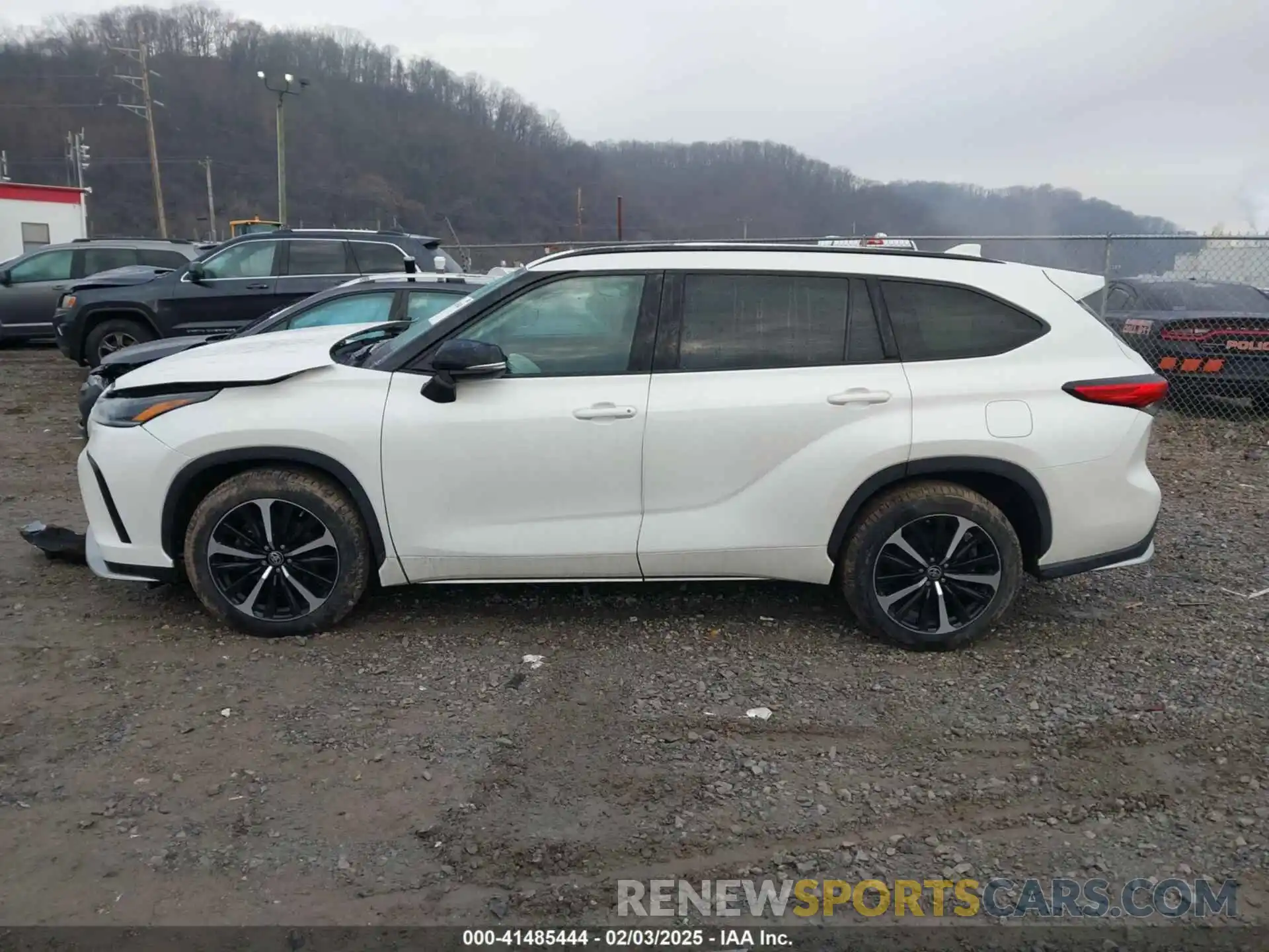 15 Photograph of a damaged car 5TDJZRBH5MS096762 TOYOTA HIGHLANDER 2021