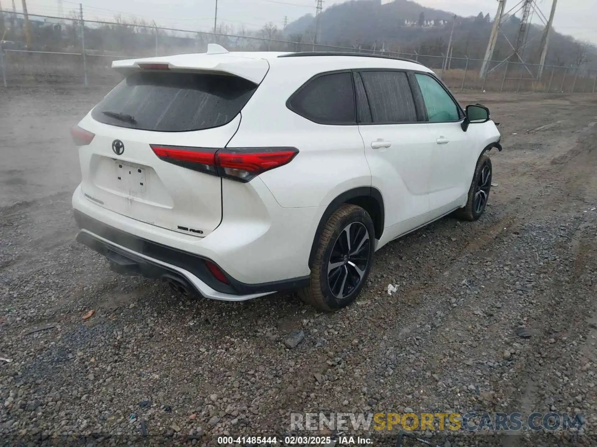 4 Photograph of a damaged car 5TDJZRBH5MS096762 TOYOTA HIGHLANDER 2021