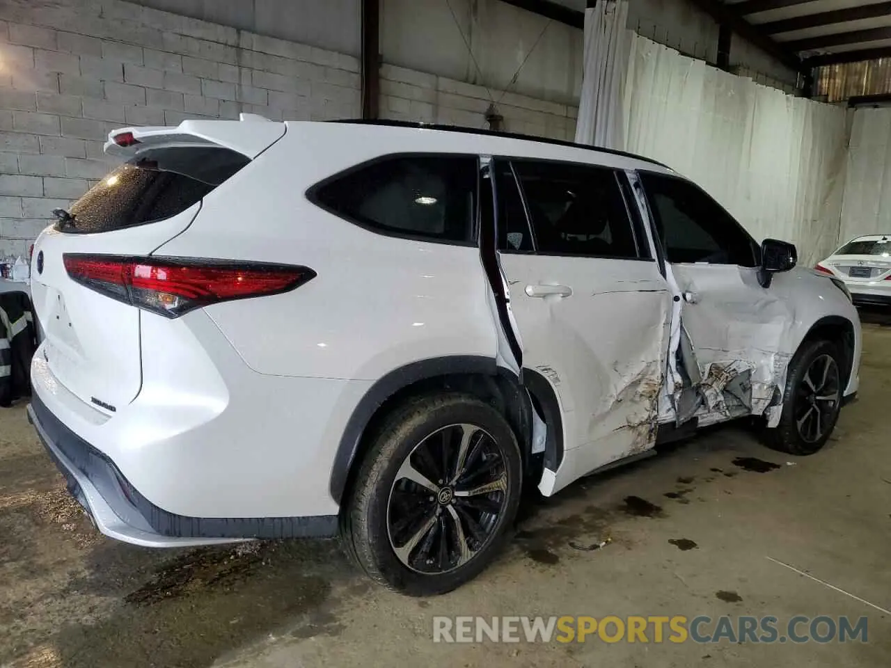 3 Photograph of a damaged car 5TDJZRBH8MS139426 TOYOTA HIGHLANDER 2021