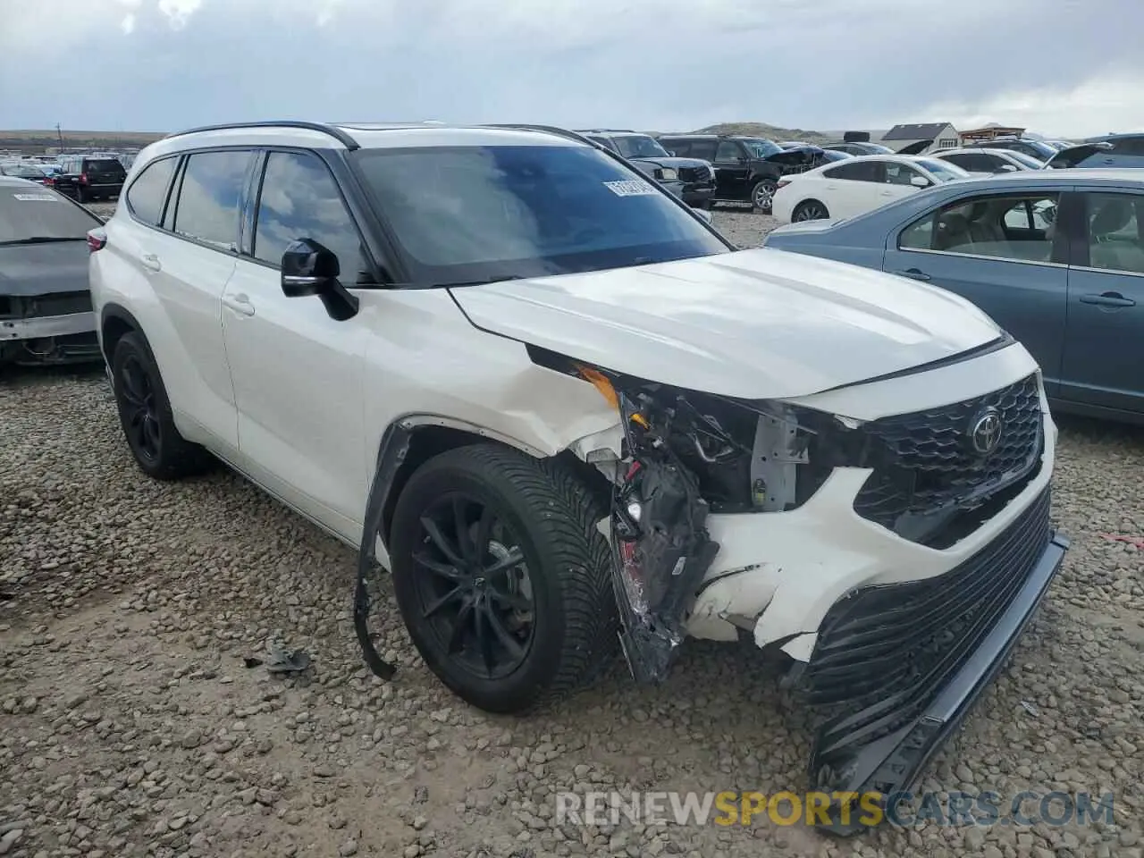 4 Photograph of a damaged car 5TDJZRBH9MS063148 TOYOTA HIGHLANDER 2021