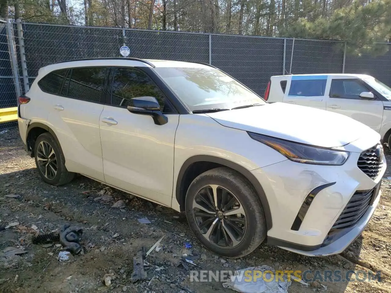 4 Photograph of a damaged car 5TDJZRBH9MS128001 TOYOTA HIGHLANDER 2021