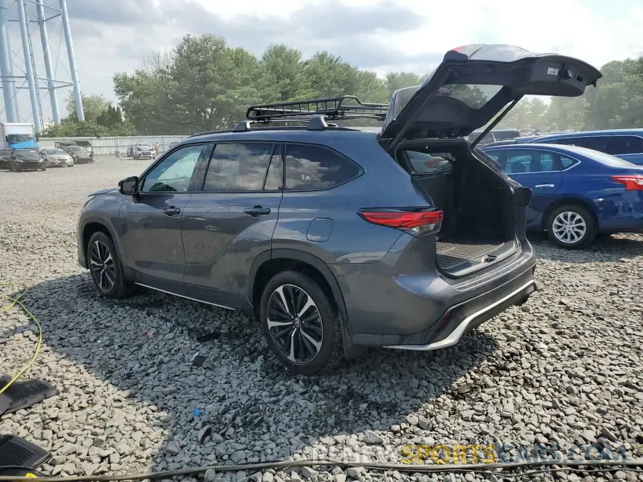 2 Photograph of a damaged car 5TDJZRBH9MS137068 TOYOTA HIGHLANDER 2021