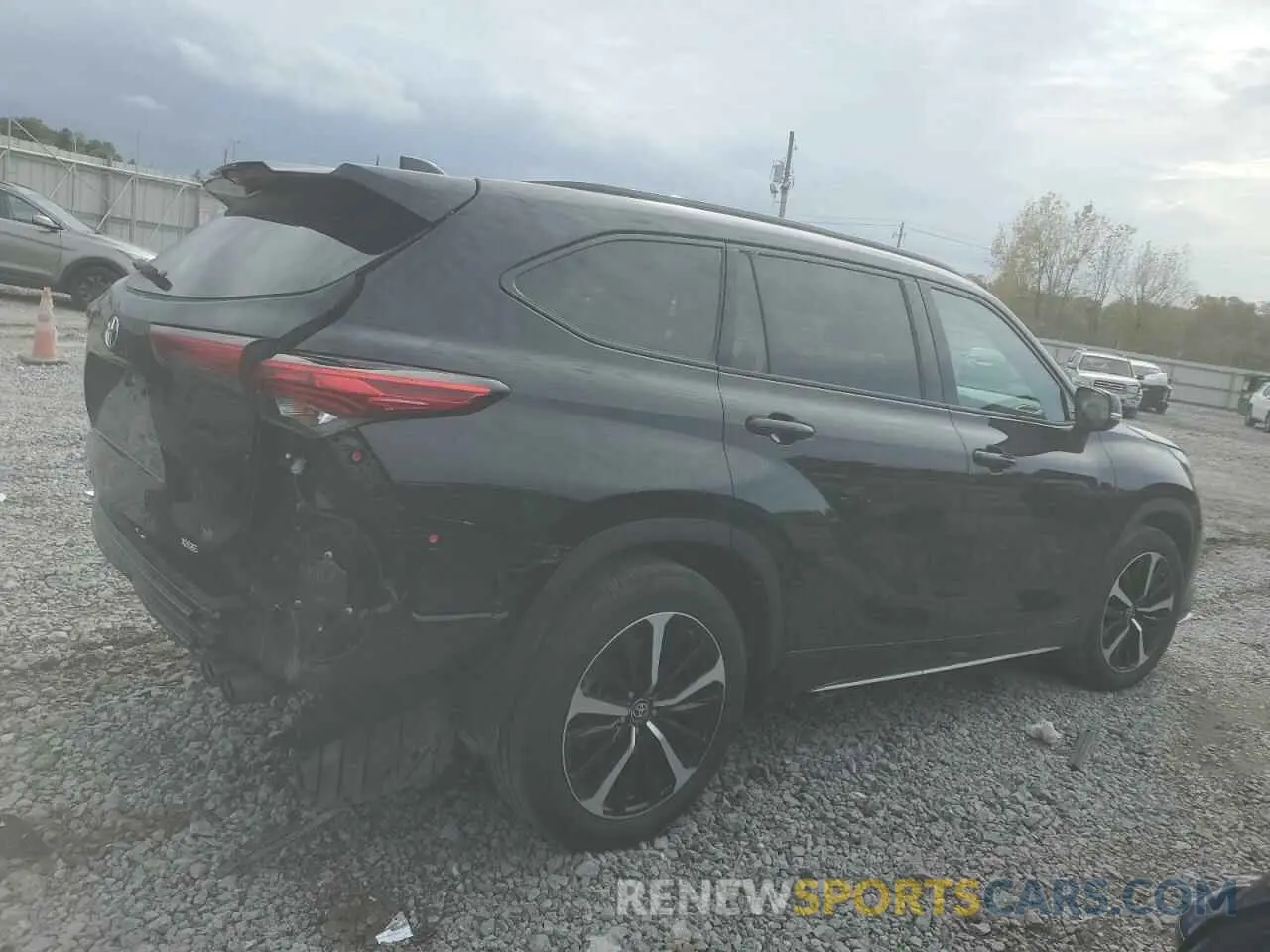3 Photograph of a damaged car 5TDLZRAH0MS081984 TOYOTA HIGHLANDER 2021