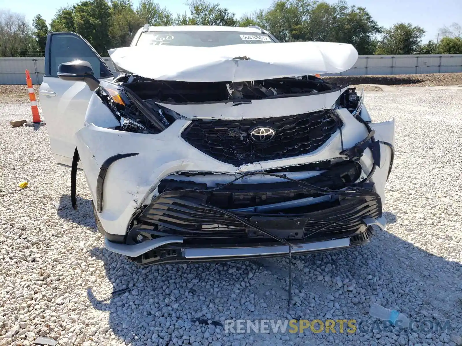 9 Photograph of a damaged car 5TDLZRAH4MS037888 TOYOTA HIGHLANDER 2021