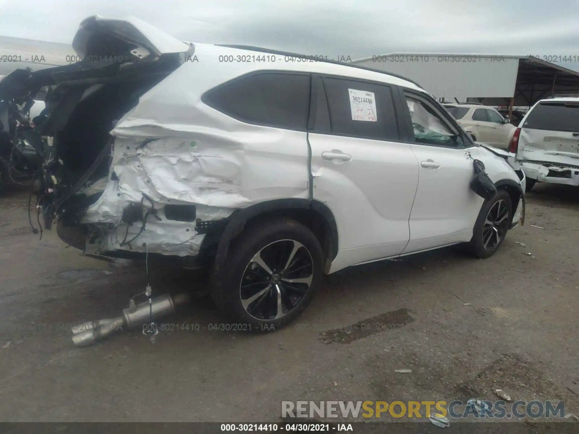 4 Photograph of a damaged car 5TDLZRAH6MS047919 TOYOTA HIGHLANDER 2021