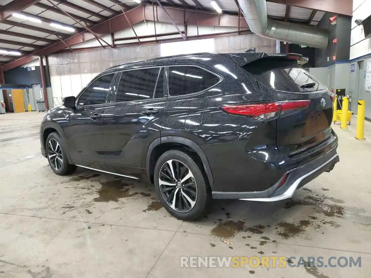 2 Photograph of a damaged car 5TDLZRAH8MS053043 TOYOTA HIGHLANDER 2021