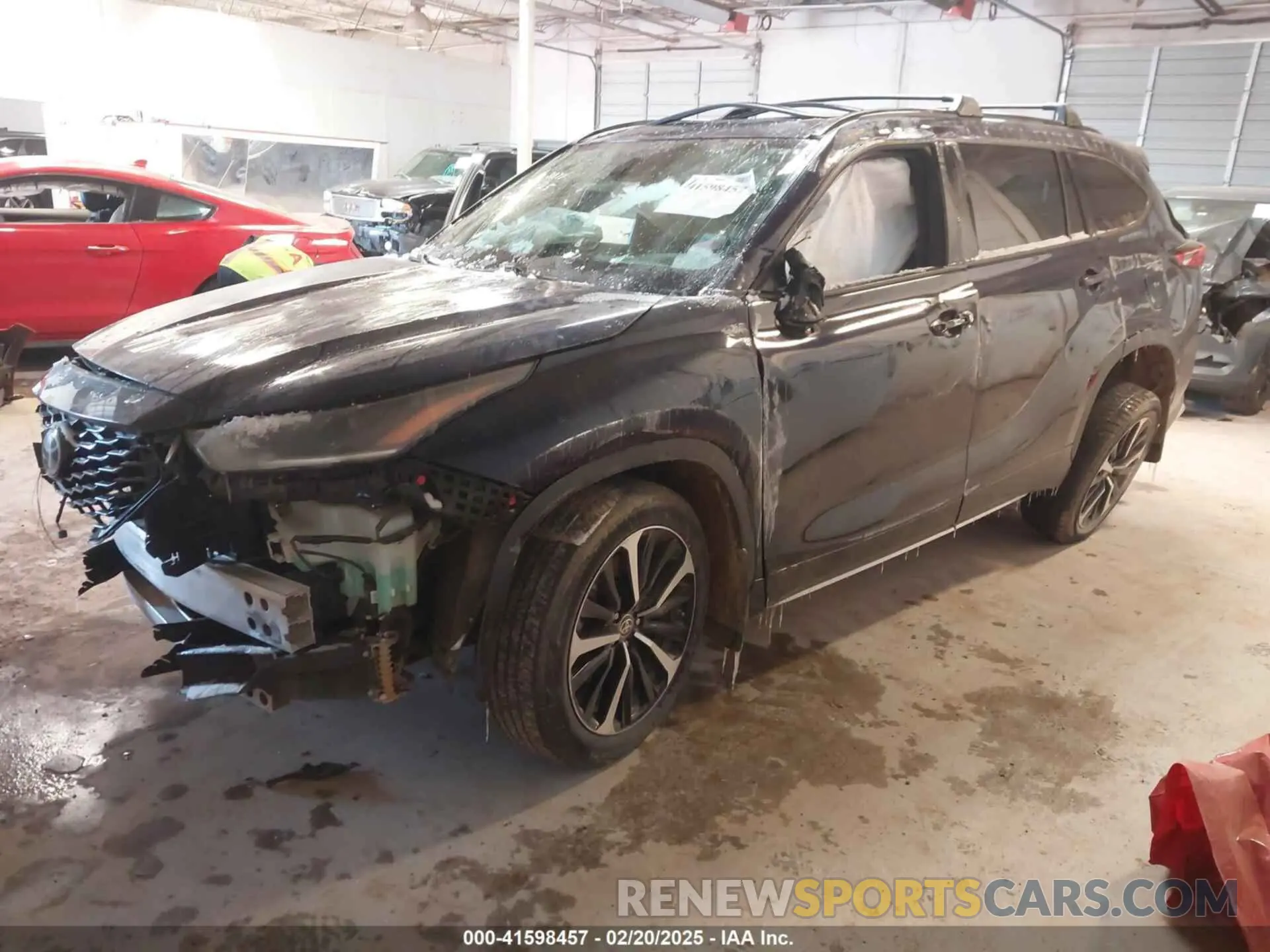 2 Photograph of a damaged car 5TDLZRAH9MS064231 TOYOTA HIGHLANDER 2021