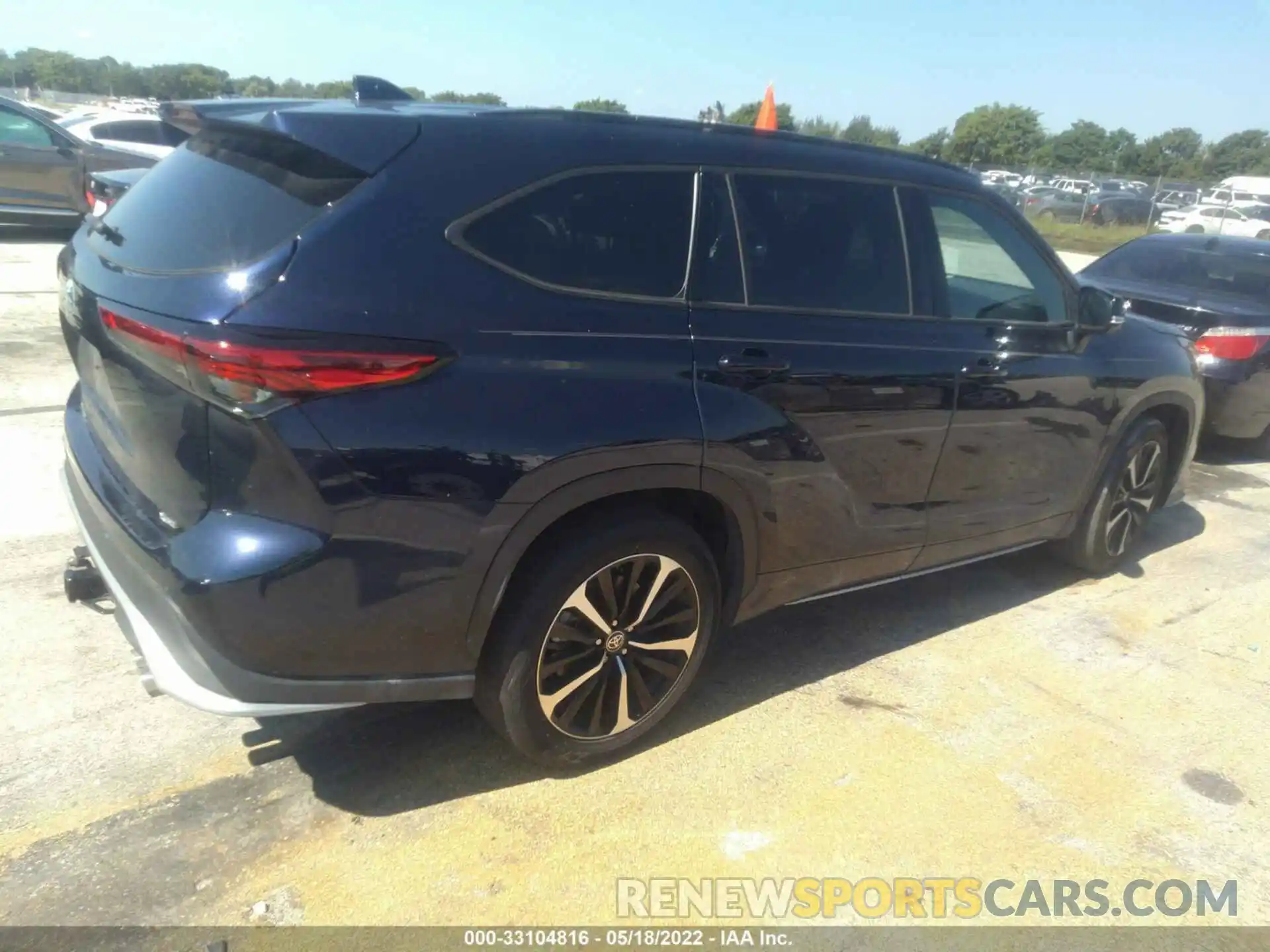 4 Photograph of a damaged car 5TDLZRAHXMS043601 TOYOTA HIGHLANDER 2021