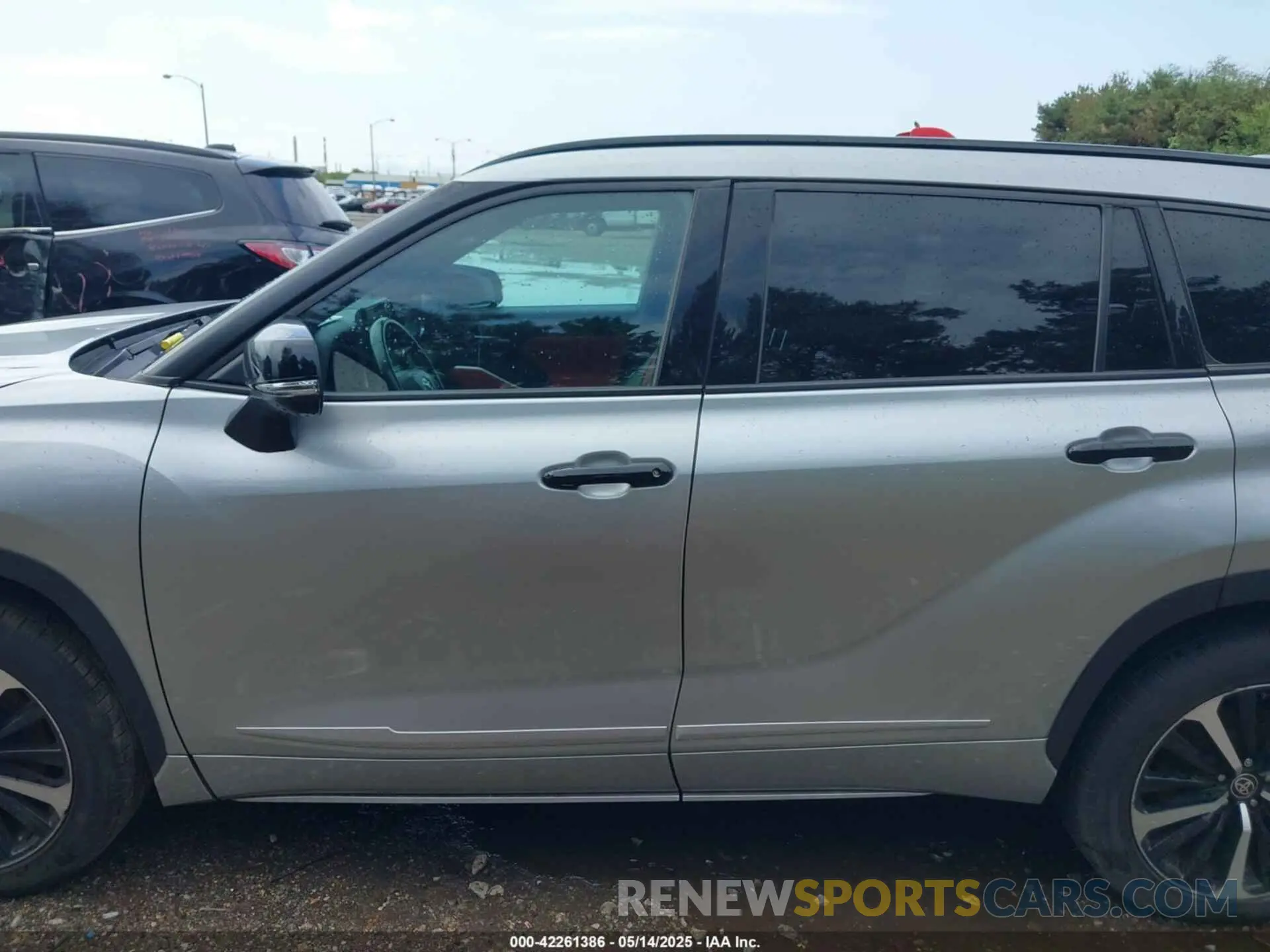 13 Photograph of a damaged car 5TDLZRBH0MS060597 TOYOTA HIGHLANDER 2021