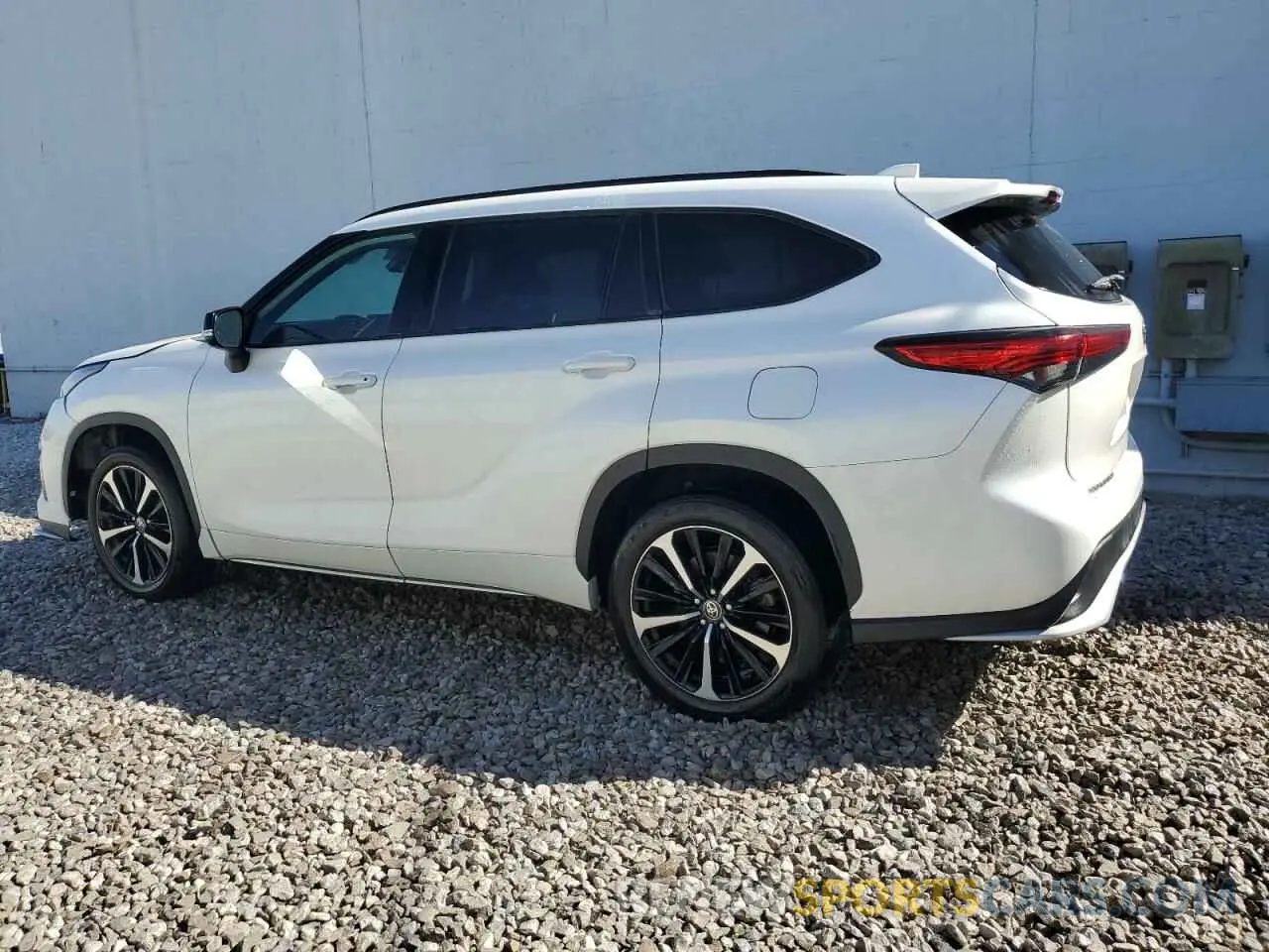 2 Photograph of a damaged car 5TDLZRBH1MS092751 TOYOTA HIGHLANDER 2021