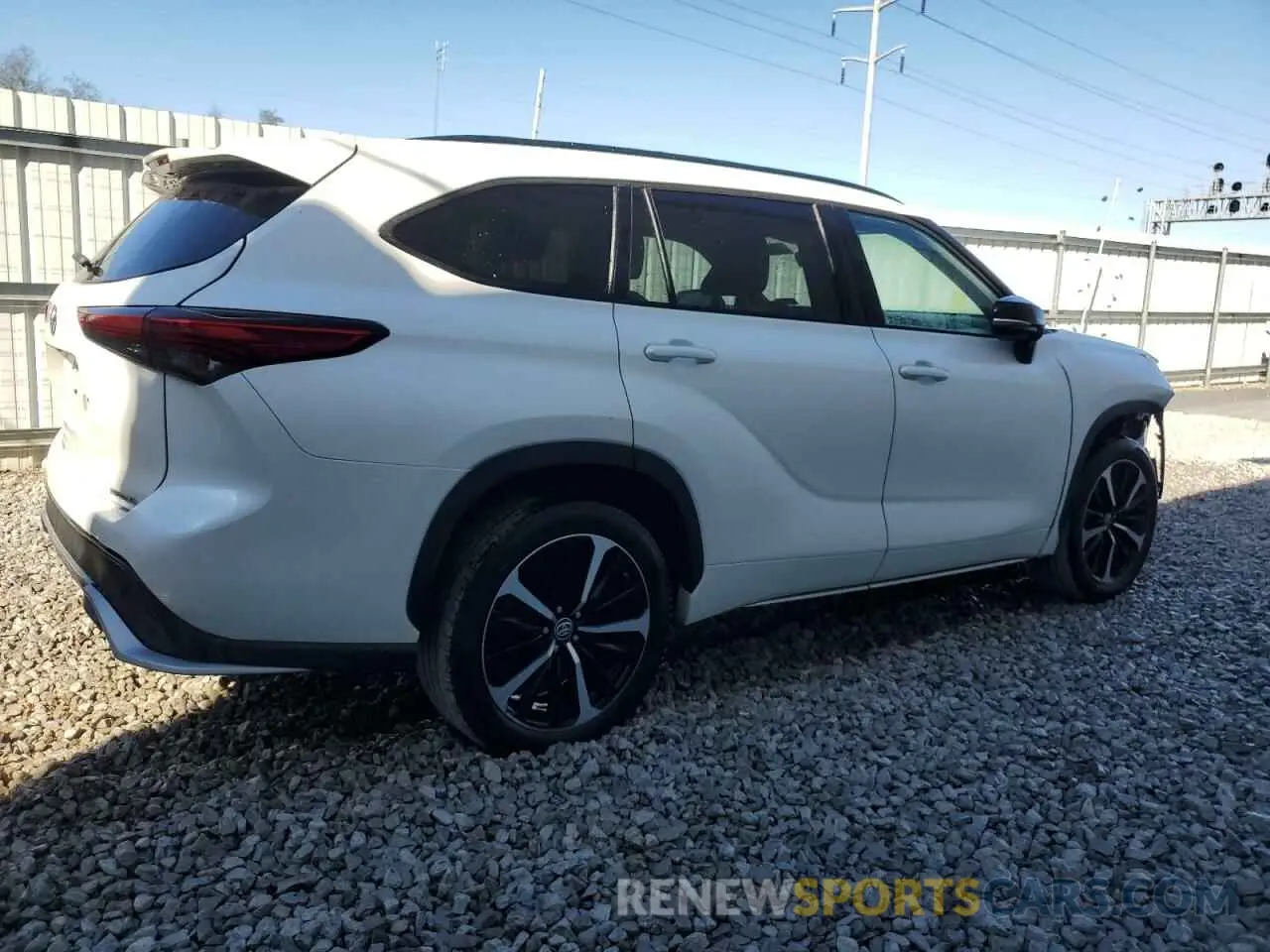 3 Photograph of a damaged car 5TDLZRBH1MS092751 TOYOTA HIGHLANDER 2021