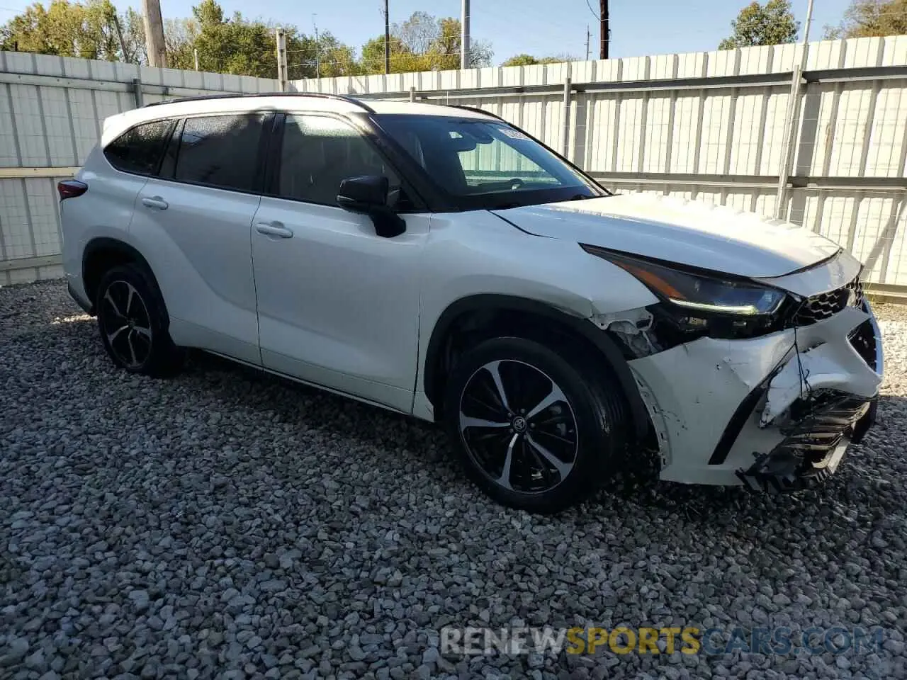 4 Photograph of a damaged car 5TDLZRBH1MS092751 TOYOTA HIGHLANDER 2021