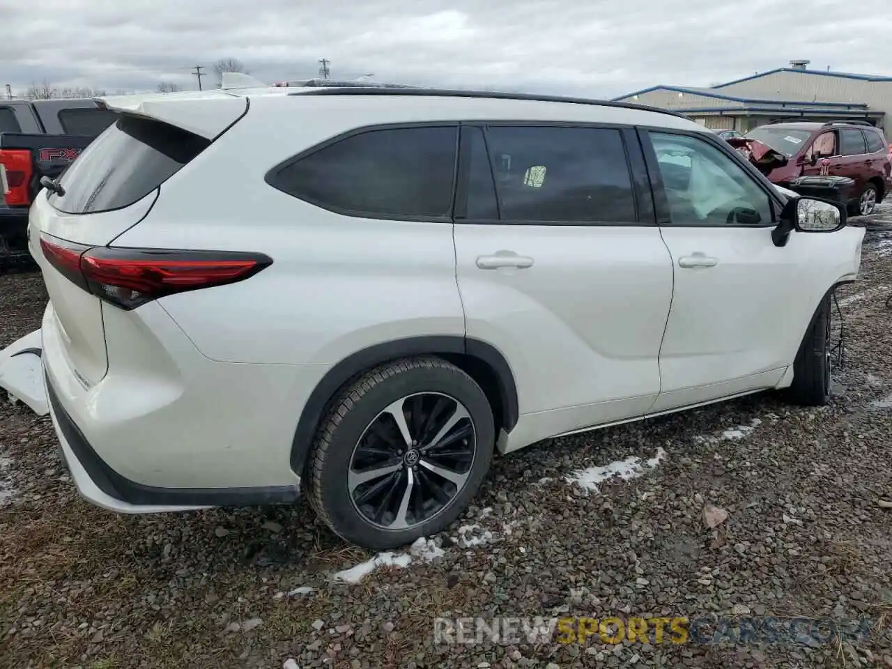 3 Photograph of a damaged car 5TDLZRBH5MS064547 TOYOTA HIGHLANDER 2021