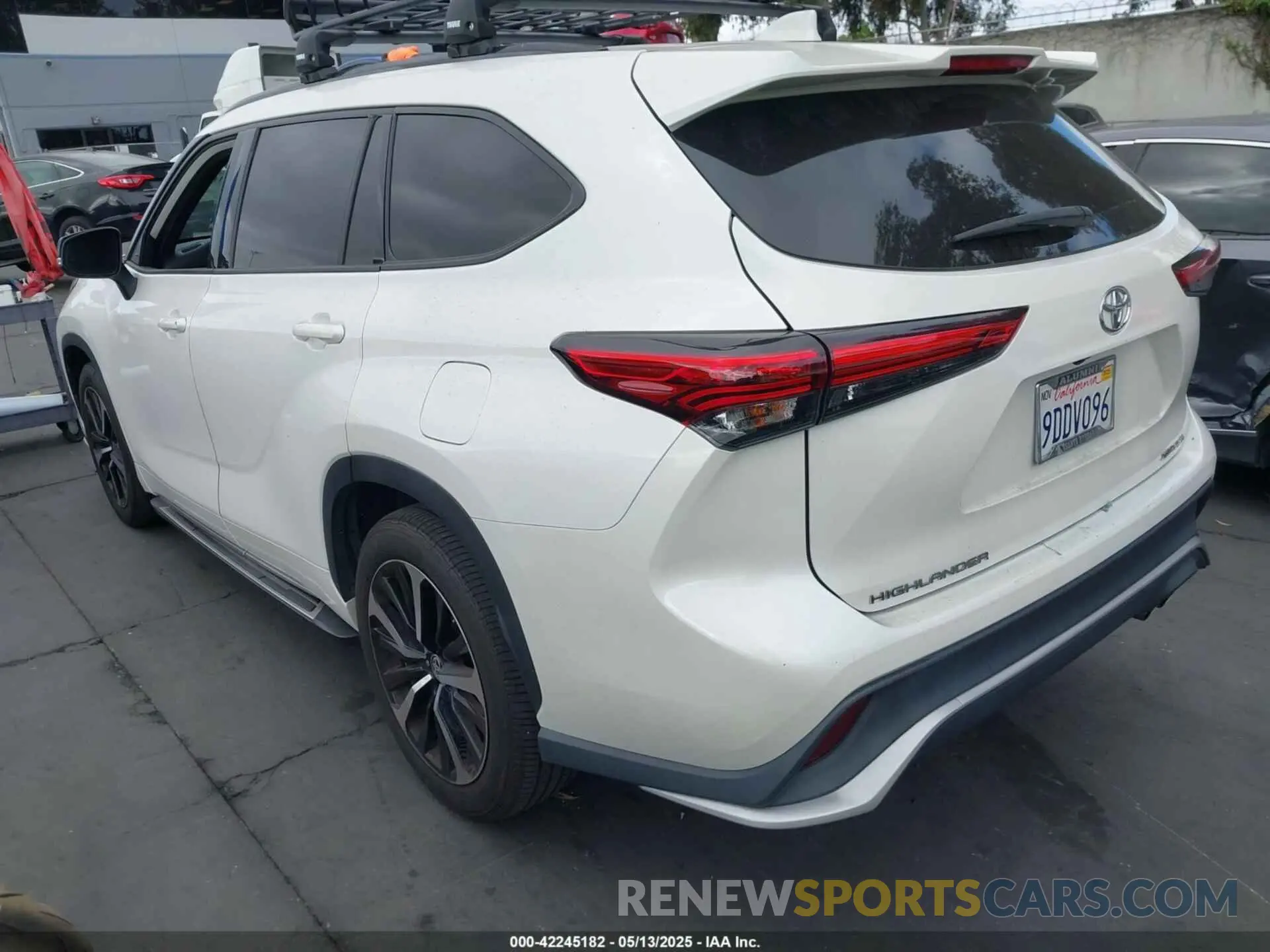 3 Photograph of a damaged car 5TDLZRBH8MS062159 TOYOTA HIGHLANDER 2021