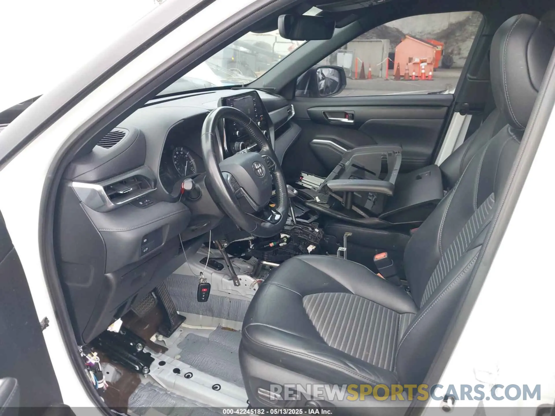 5 Photograph of a damaged car 5TDLZRBH8MS062159 TOYOTA HIGHLANDER 2021