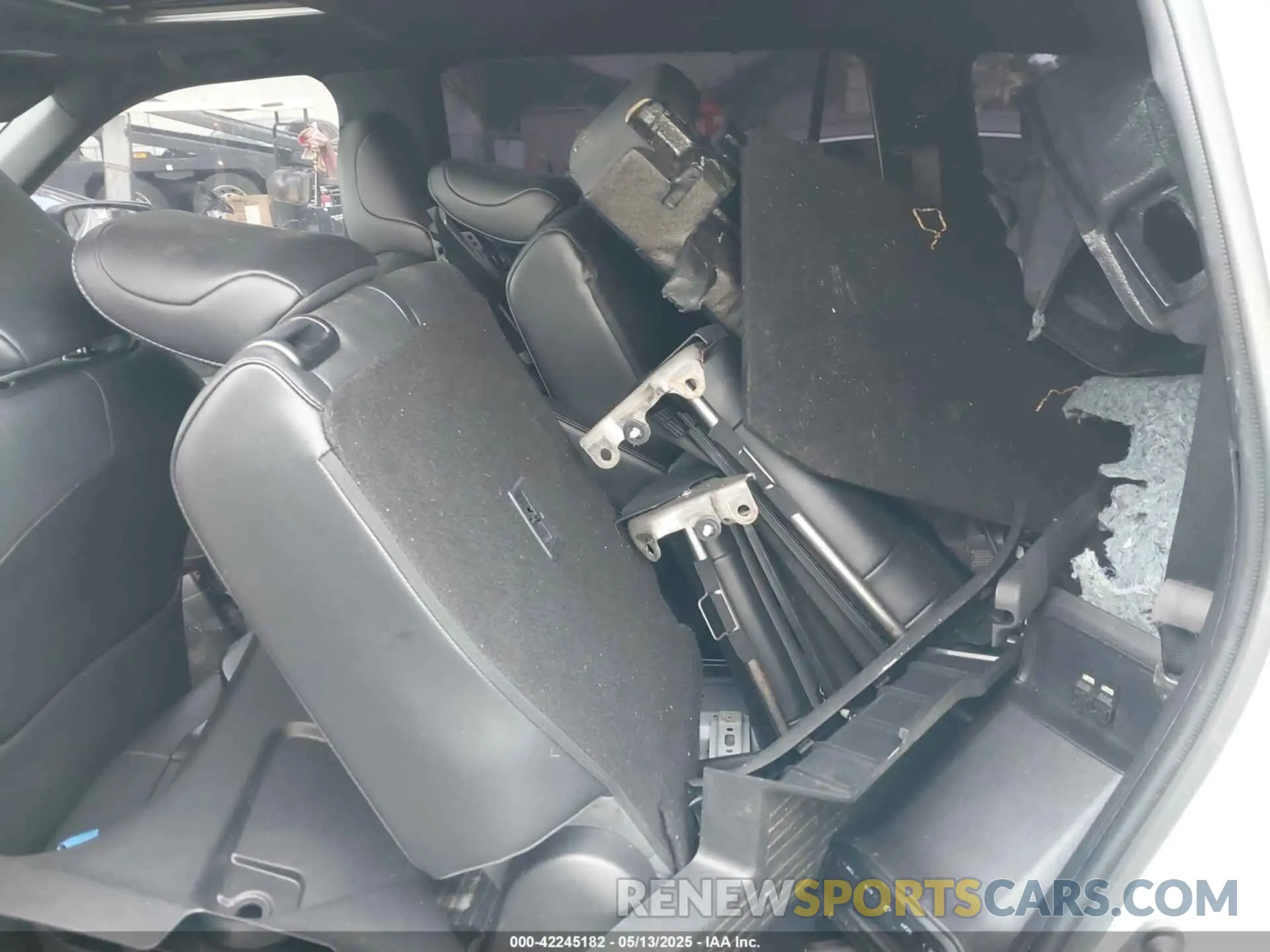8 Photograph of a damaged car 5TDLZRBH8MS062159 TOYOTA HIGHLANDER 2021