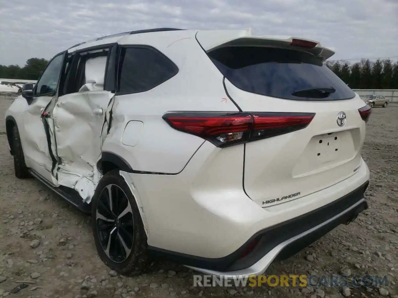 3 Photograph of a damaged car 5TDLZRBH8MS121145 TOYOTA HIGHLANDER 2021