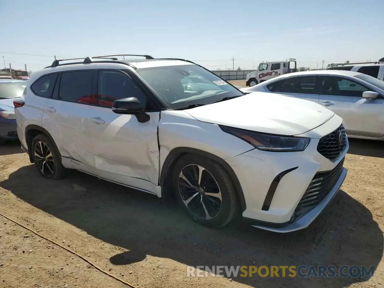 4 Photograph of a damaged car 5TDLZRBH8MS125325 TOYOTA HIGHLANDER 2021