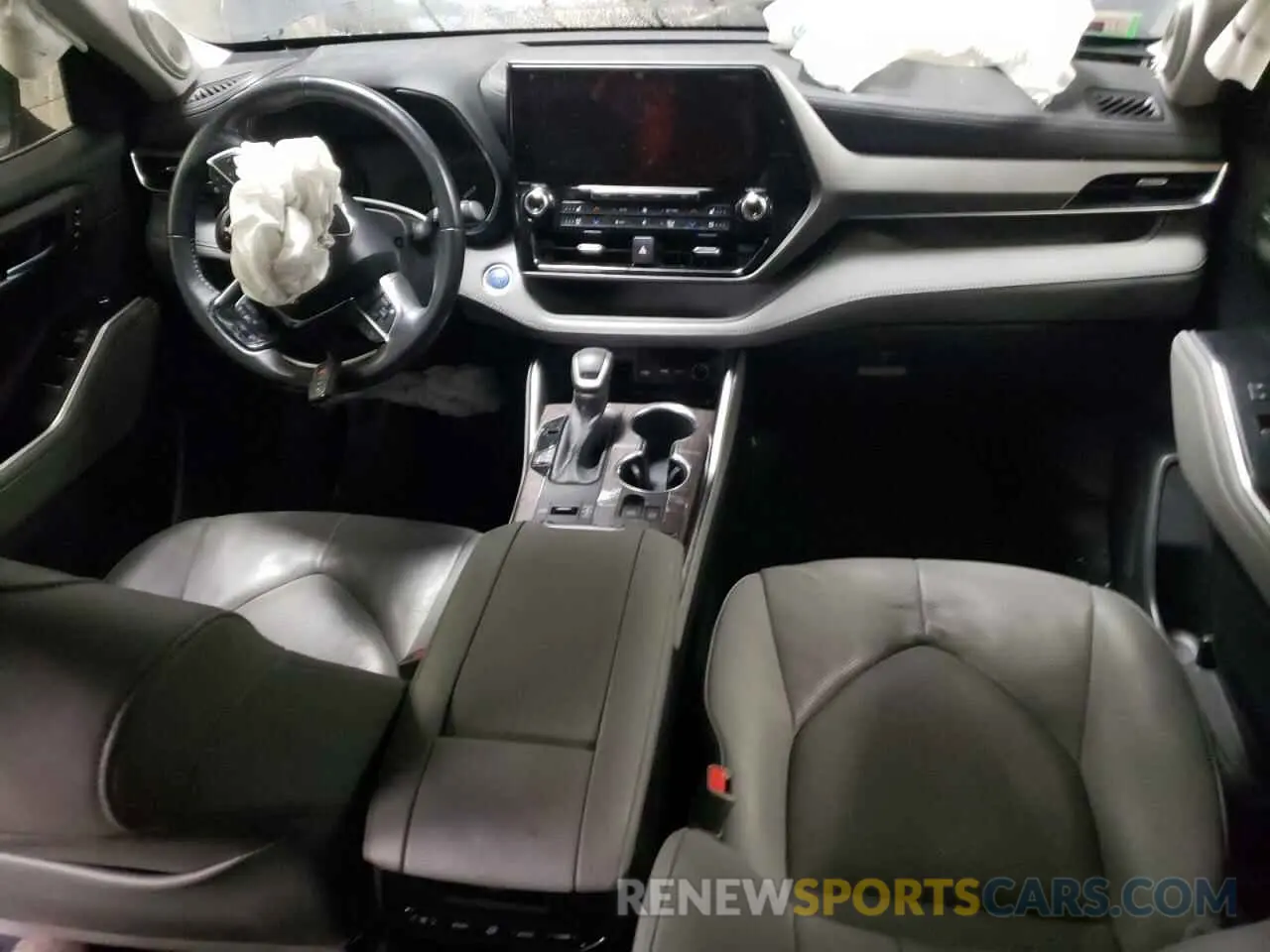 8 Photograph of a damaged car 5TDXBRCH0MS522418 TOYOTA HIGHLANDER 2021