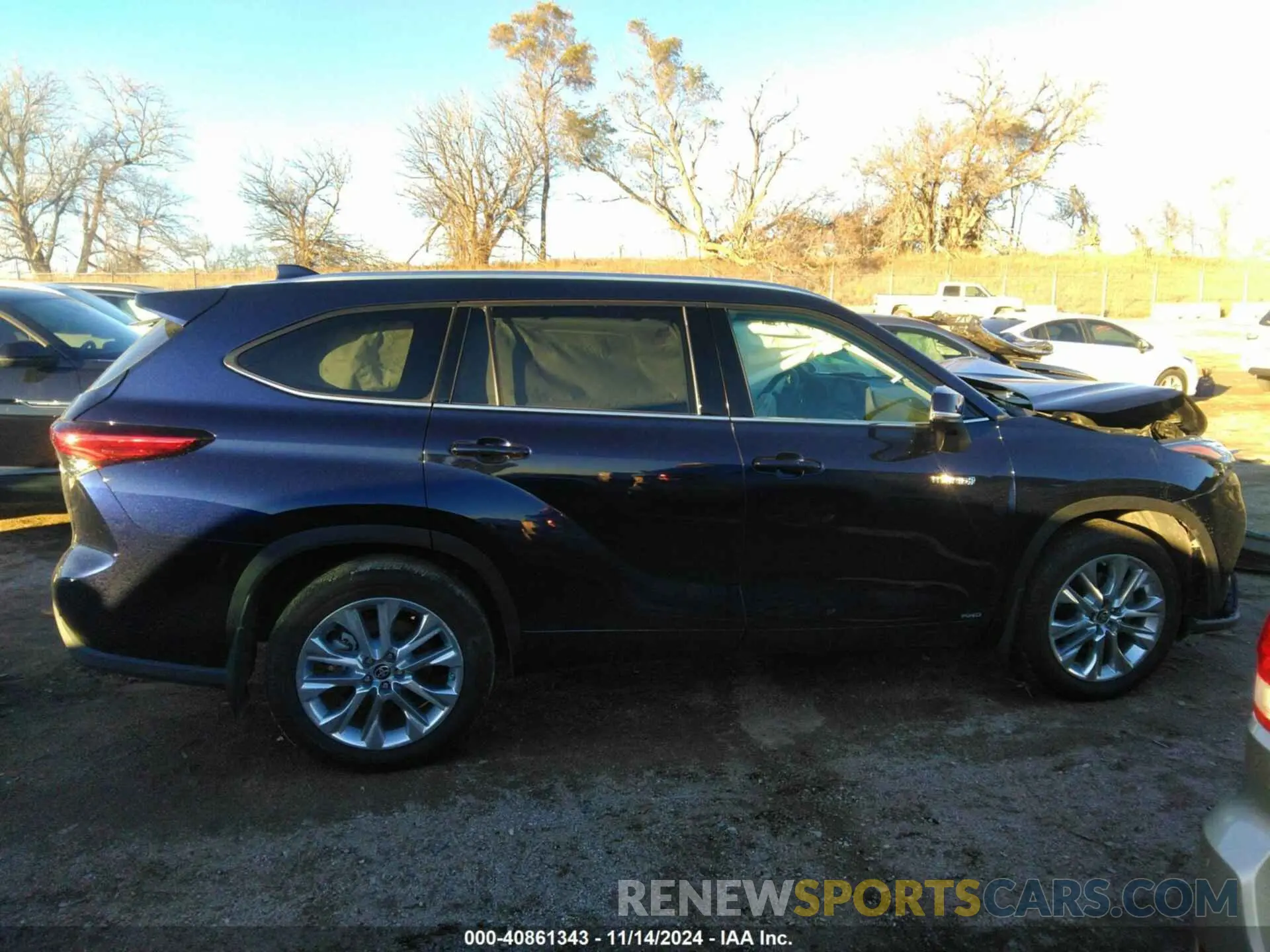 13 Photograph of a damaged car 5TDXBRCH0MS523357 TOYOTA HIGHLANDER 2021