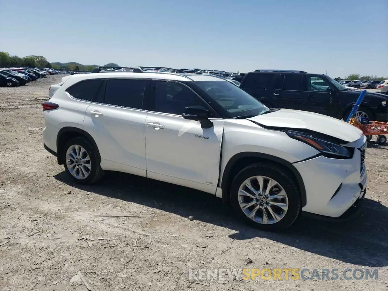 4 Photograph of a damaged car 5TDXBRCH0MS530289 TOYOTA HIGHLANDER 2021