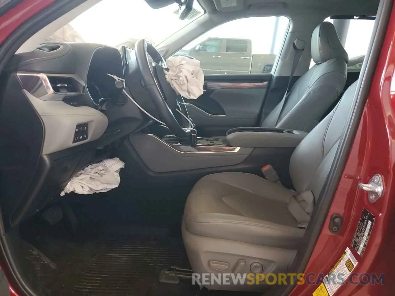 7 Photograph of a damaged car 5TDXBRCH1MS068647 TOYOTA HIGHLANDER 2021