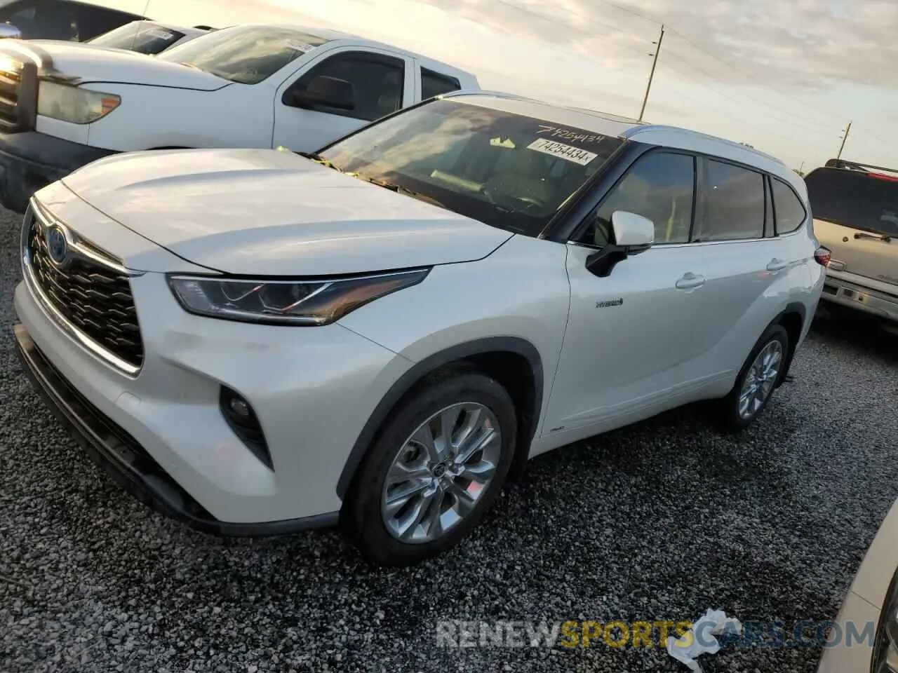 1 Photograph of a damaged car 5TDXBRCH3MS018817 TOYOTA HIGHLANDER 2021