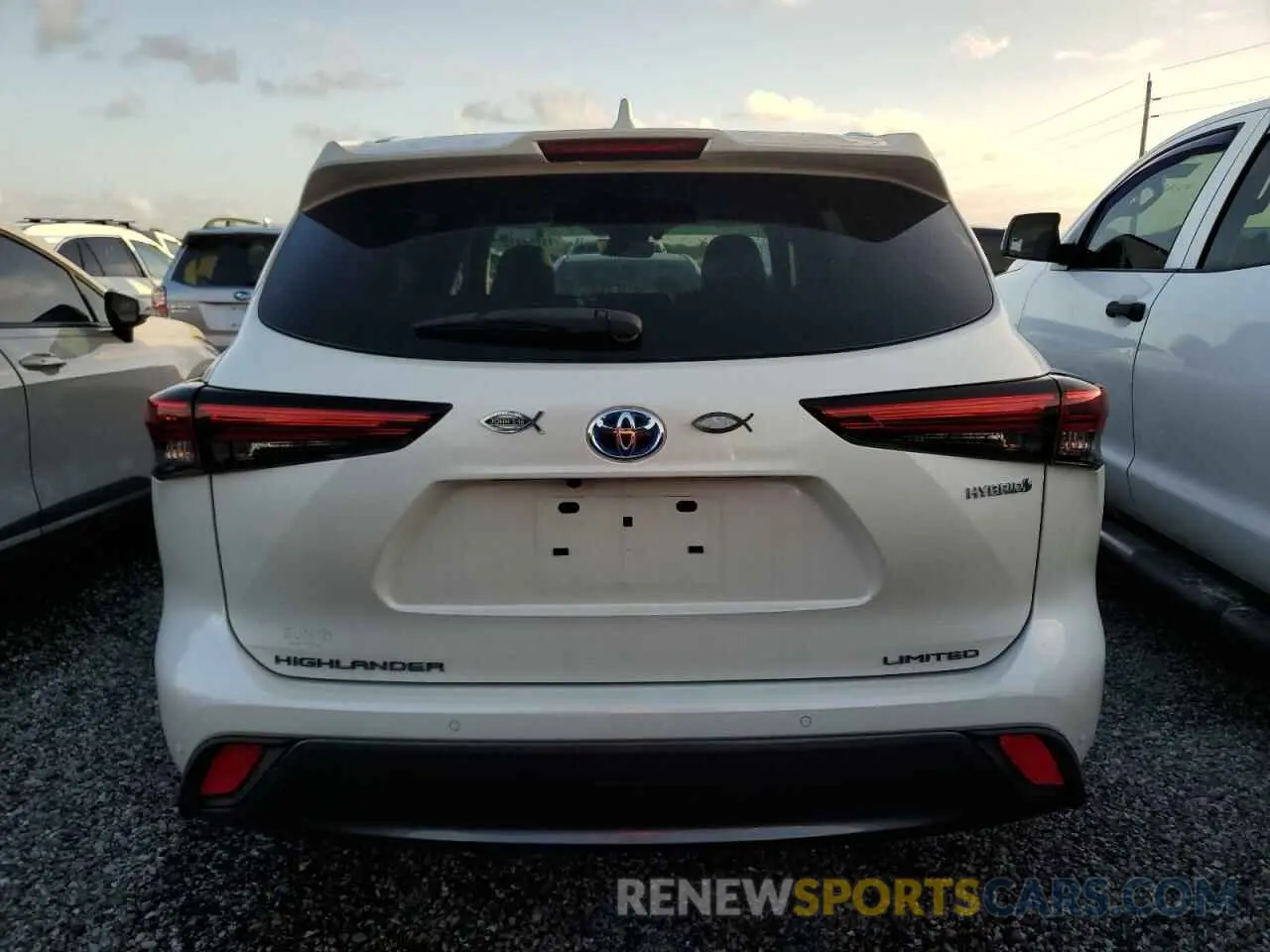 6 Photograph of a damaged car 5TDXBRCH3MS018817 TOYOTA HIGHLANDER 2021