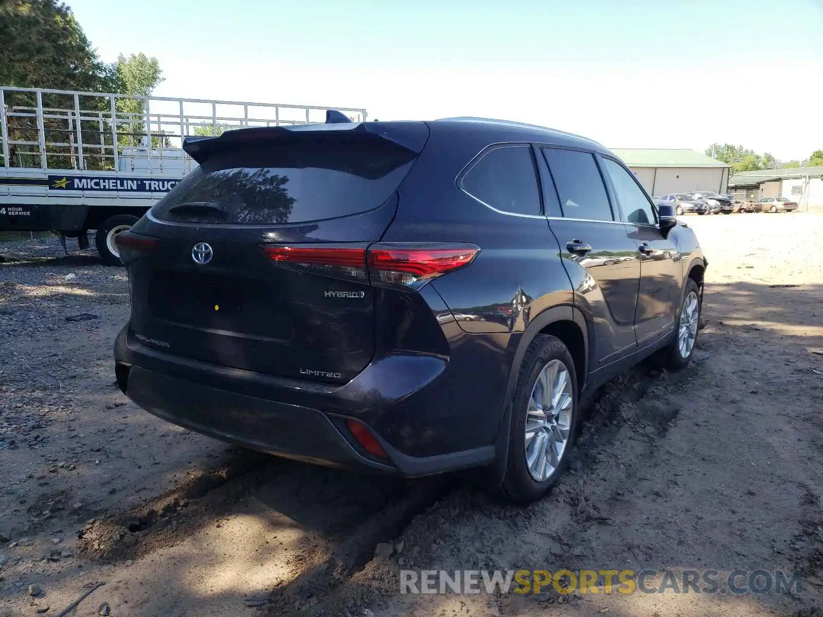 4 Photograph of a damaged car 5TDXBRCH4MS017806 TOYOTA HIGHLANDER 2021