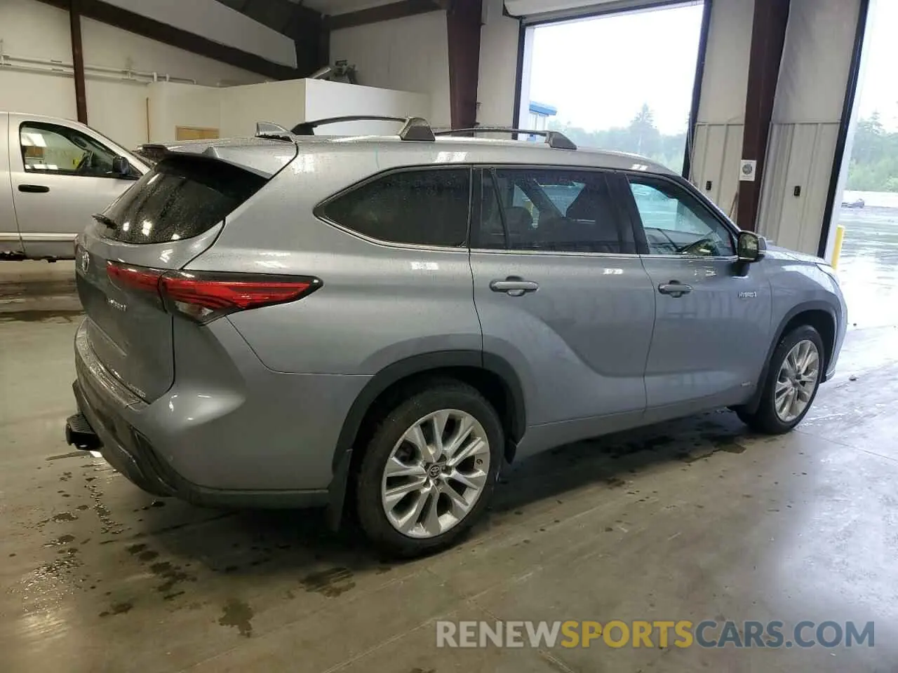 3 Photograph of a damaged car 5TDXBRCH9MS037954 TOYOTA HIGHLANDER 2021
