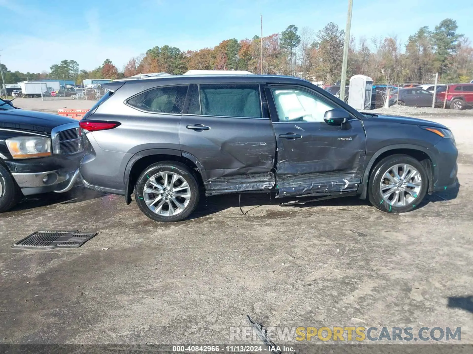13 Photograph of a damaged car 5TDXBRCHXMS021200 TOYOTA HIGHLANDER 2021