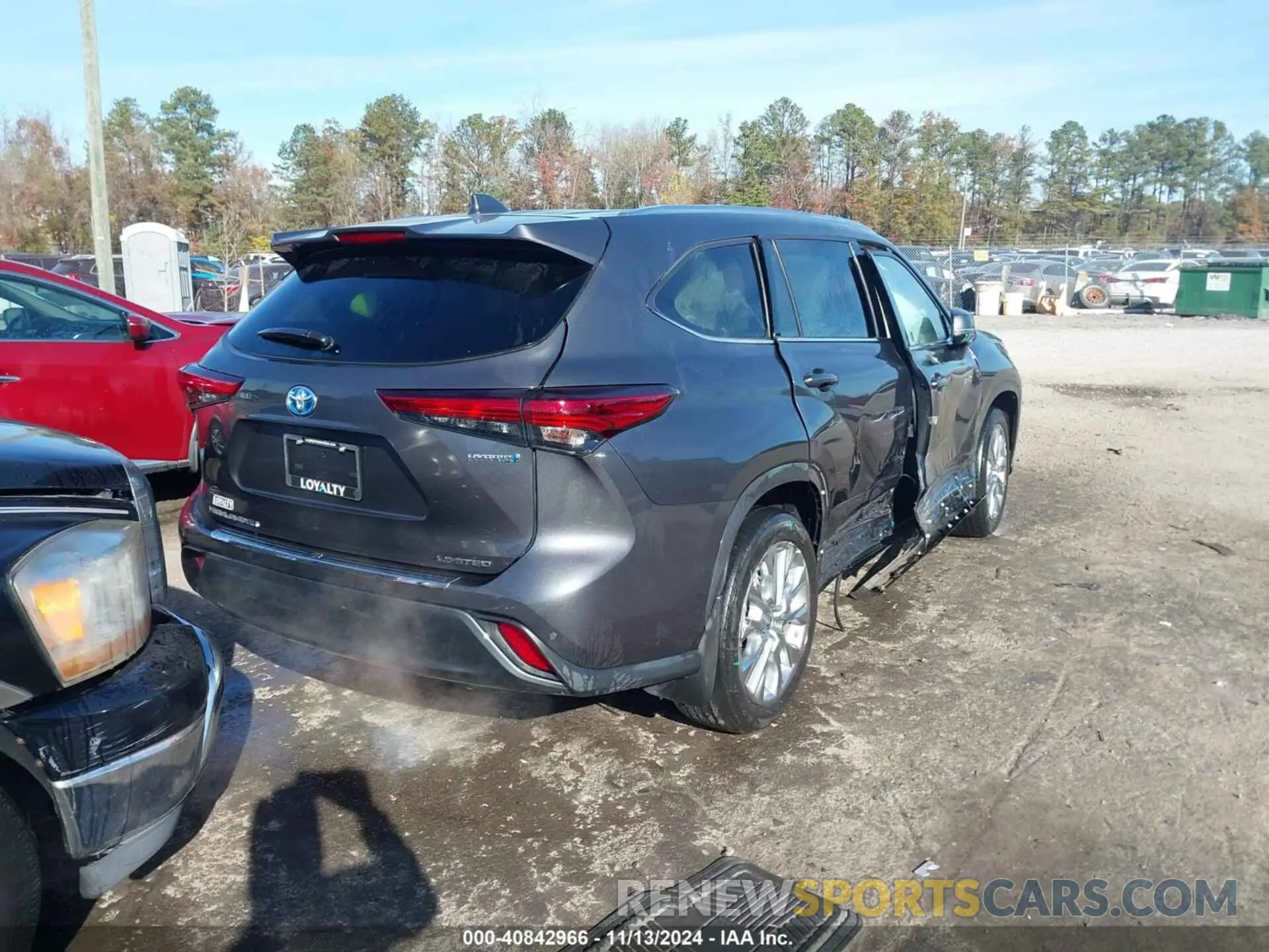 4 Photograph of a damaged car 5TDXBRCHXMS021200 TOYOTA HIGHLANDER 2021