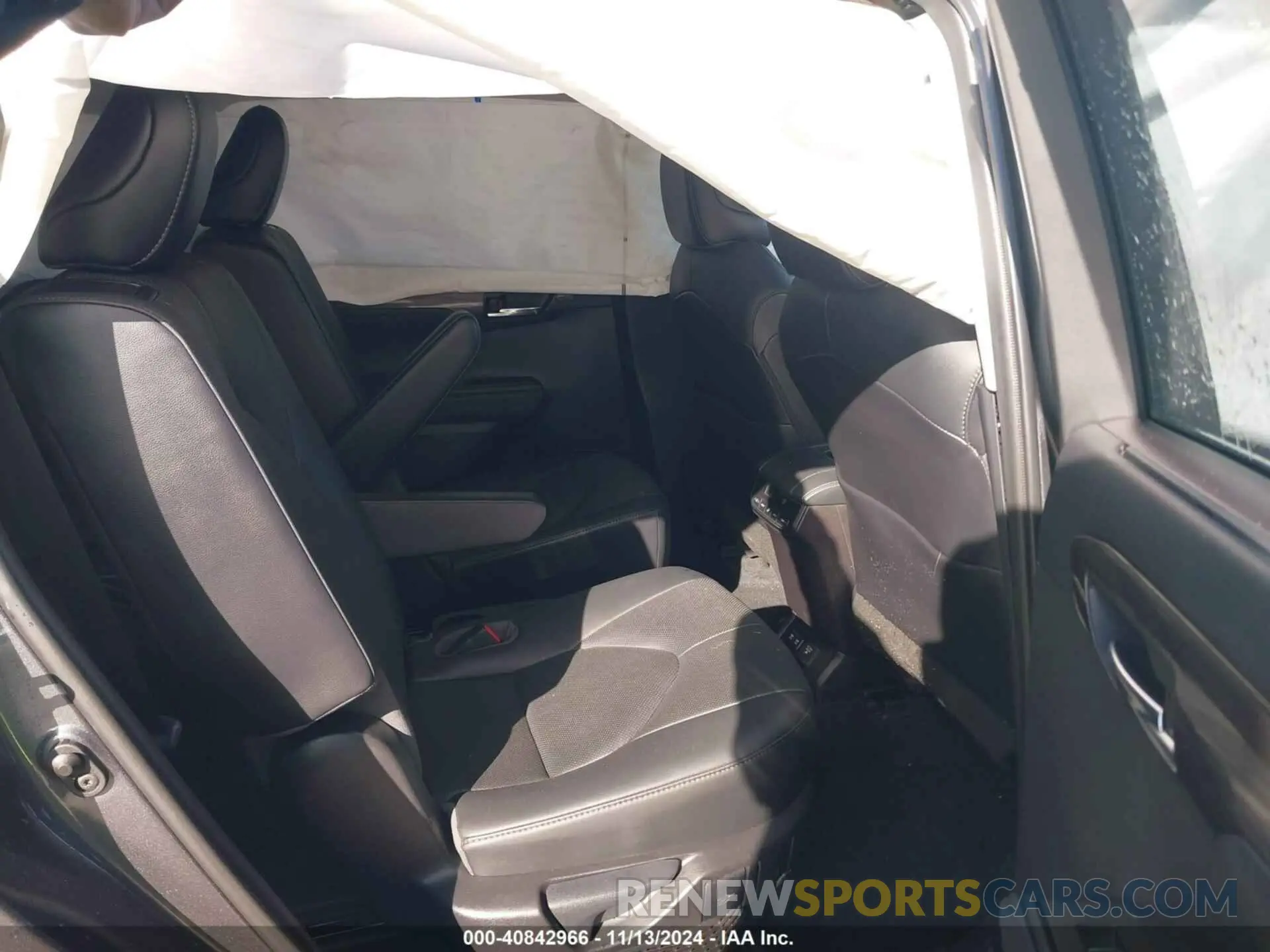 8 Photograph of a damaged car 5TDXBRCHXMS021200 TOYOTA HIGHLANDER 2021