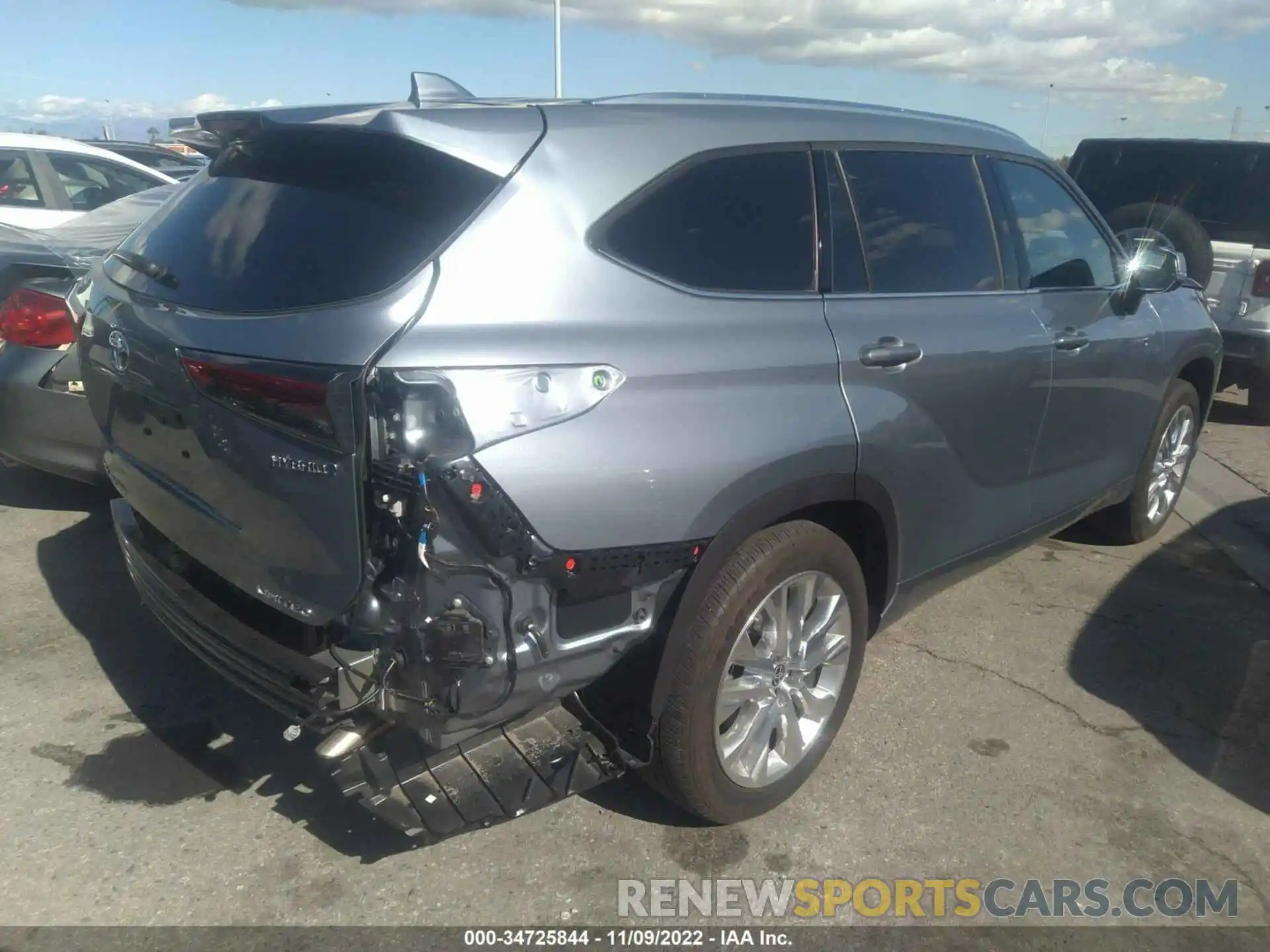 4 Photograph of a damaged car 5TDYARAH5MS006078 TOYOTA HIGHLANDER 2021