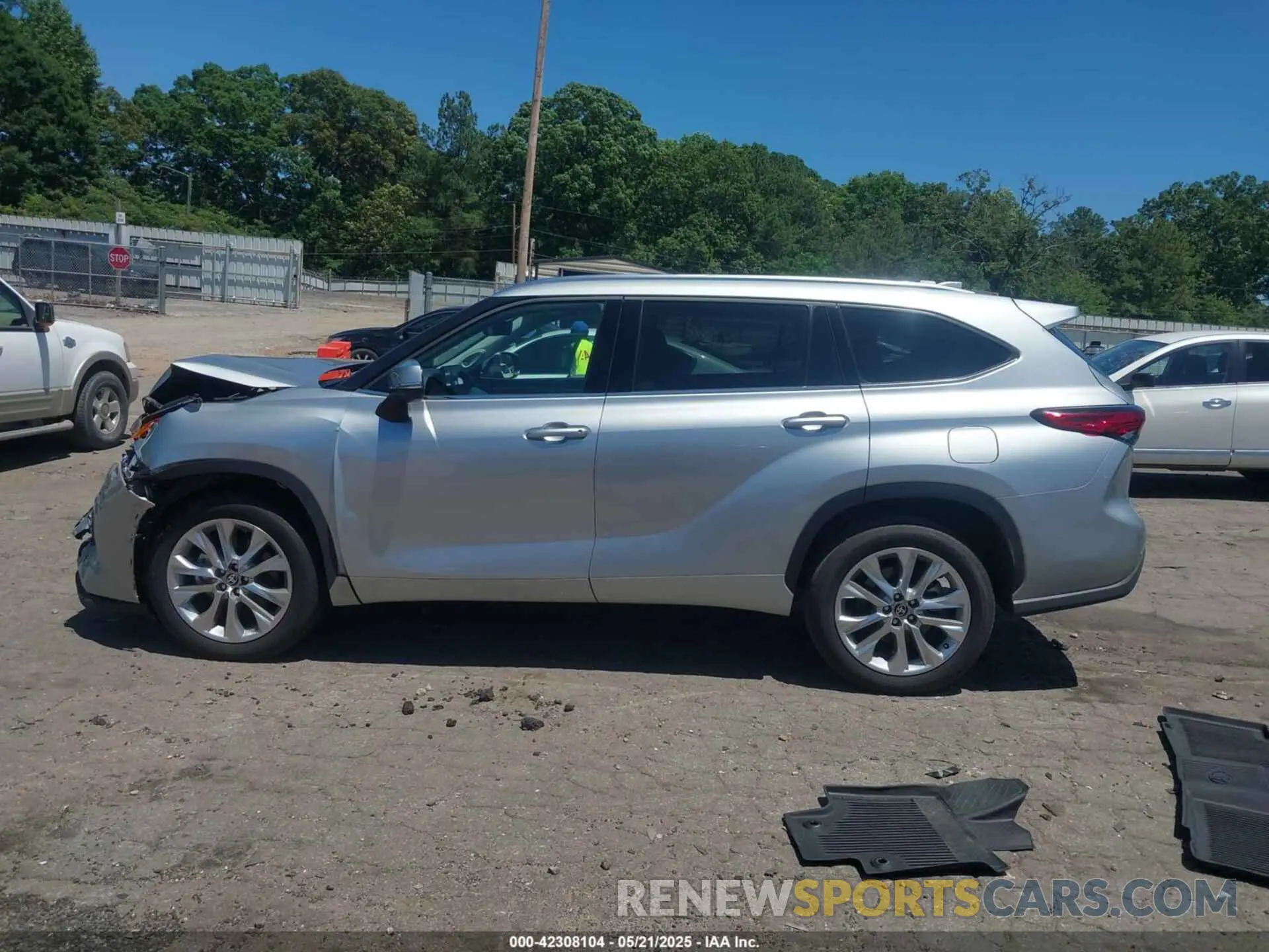 14 Photograph of a damaged car 5TDYZRAH0MS089945 TOYOTA HIGHLANDER 2021