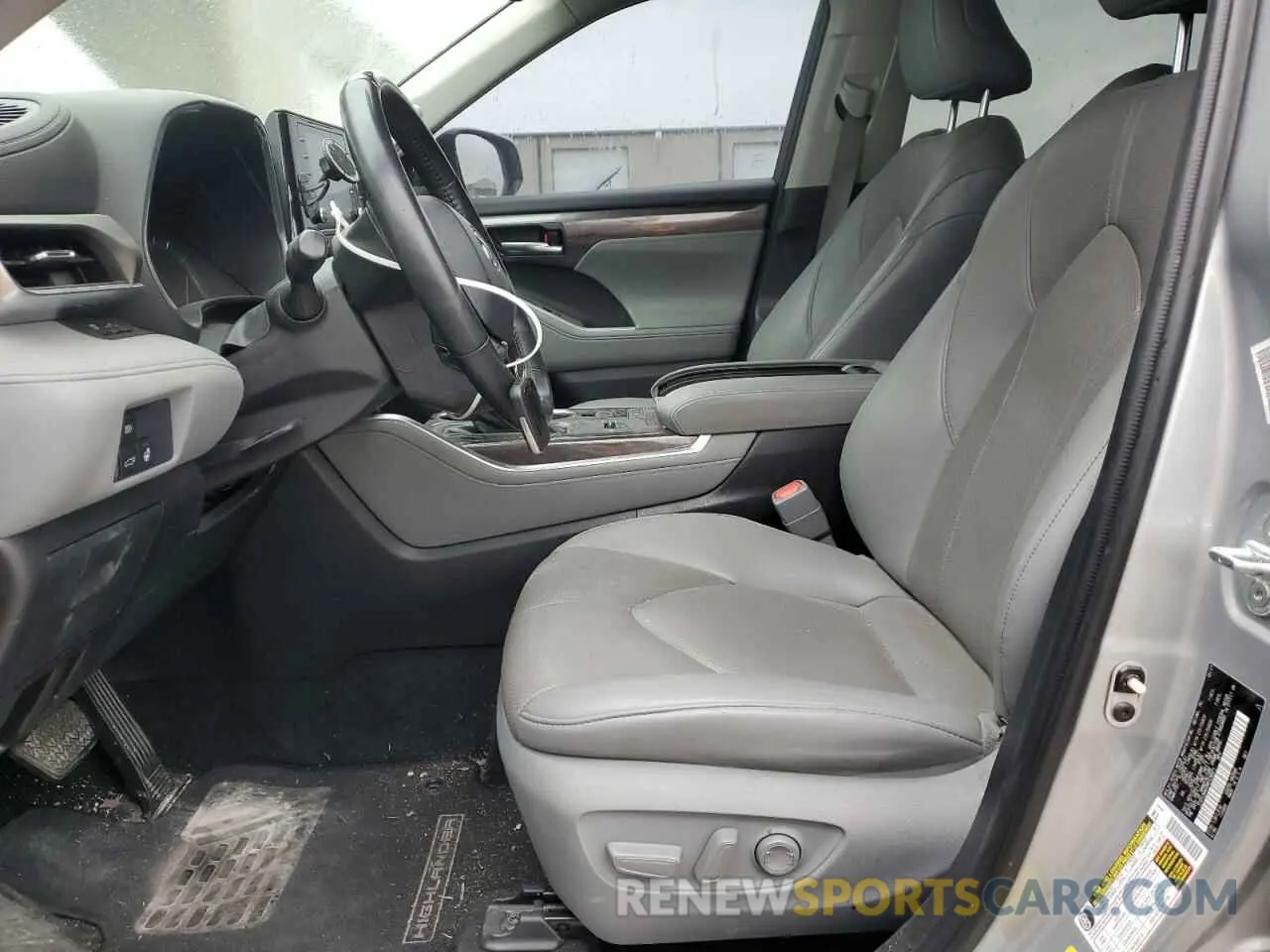 7 Photograph of a damaged car 5TDYZRAH2MS528921 TOYOTA HIGHLANDER 2021
