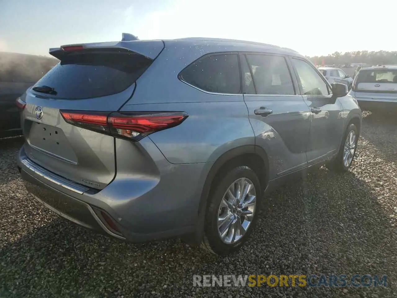 3 Photograph of a damaged car 5TDYZRAH3MS067227 TOYOTA HIGHLANDER 2021