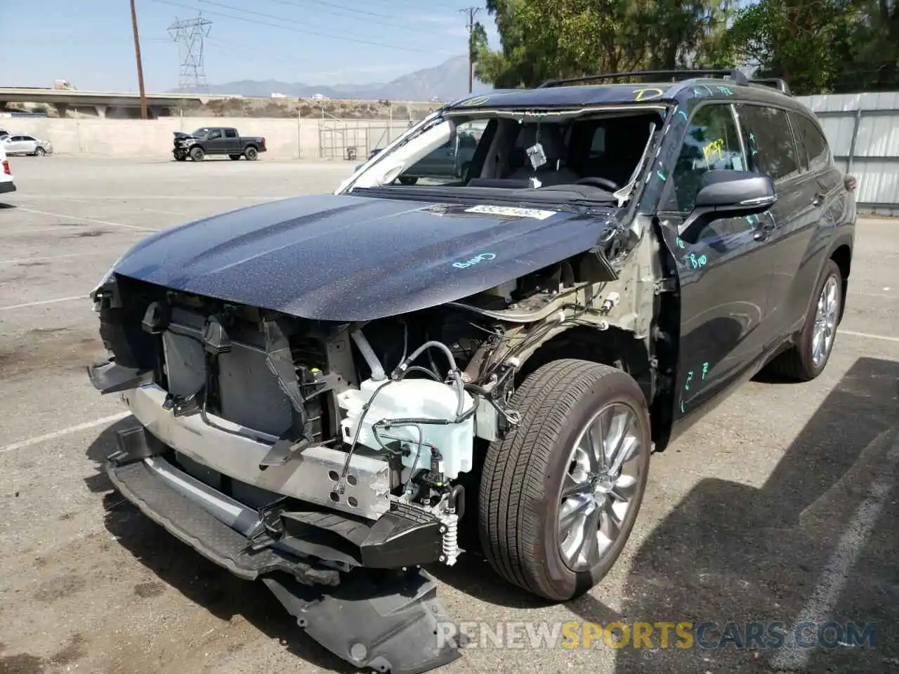 2 Photograph of a damaged car 5TDYZRAH5MS059310 TOYOTA HIGHLANDER 2021