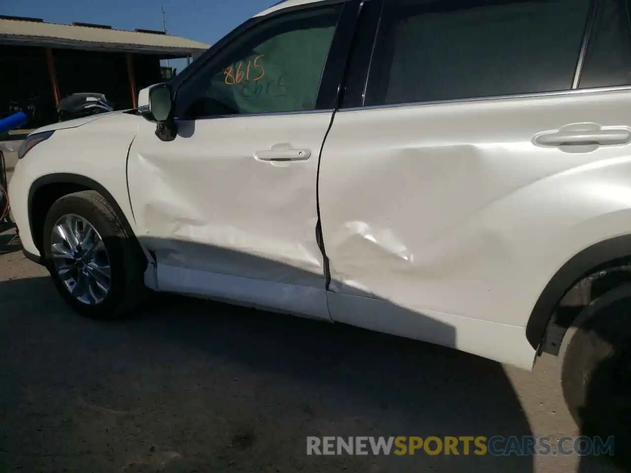 9 Photograph of a damaged car 5TDYZRAH6MS052558 TOYOTA HIGHLANDER 2021