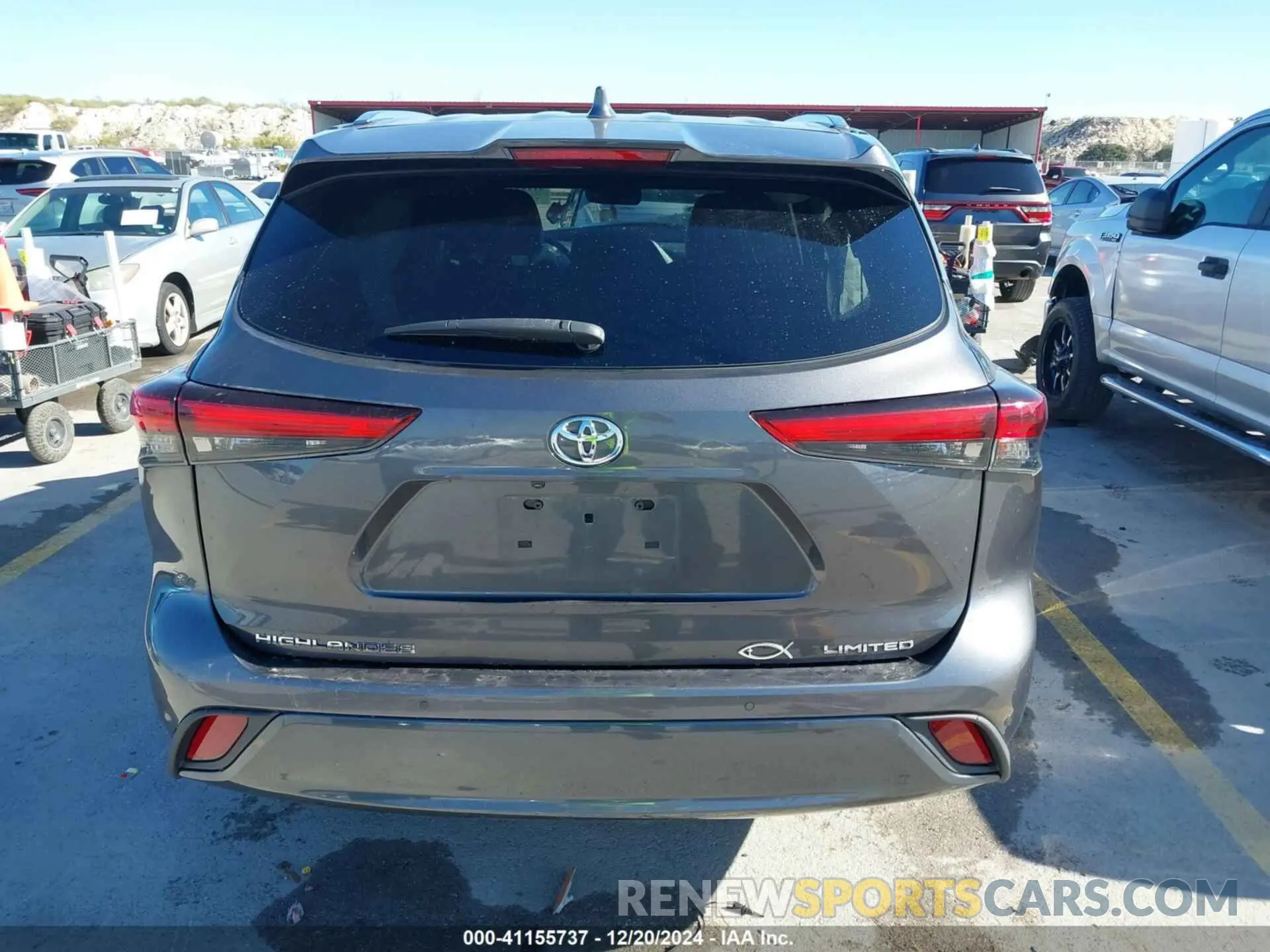 17 Photograph of a damaged car 5TDYZRAH8MS039844 TOYOTA HIGHLANDER 2021
