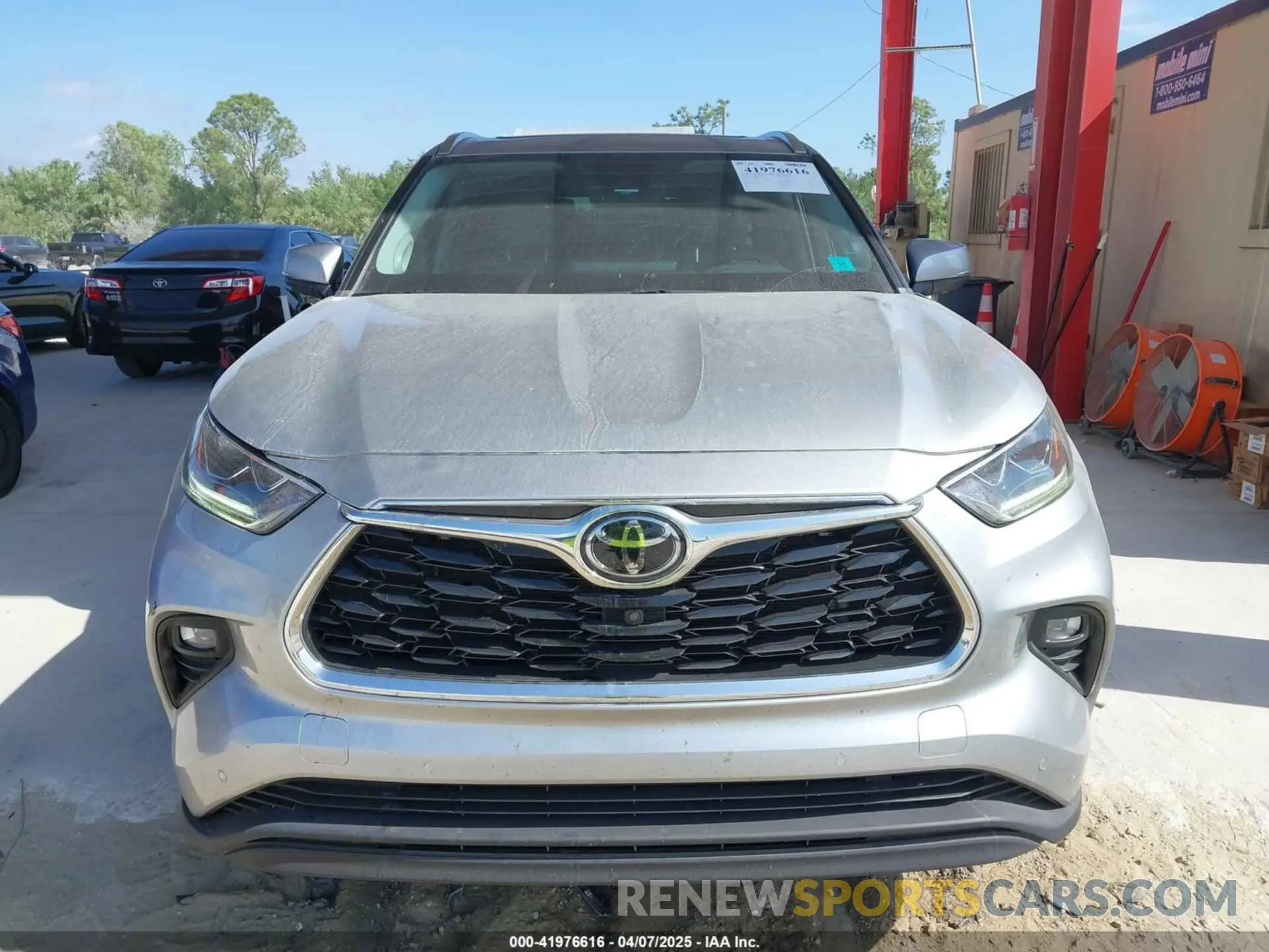 12 Photograph of a damaged car 5TDYZRAH8MS063996 TOYOTA HIGHLANDER 2021