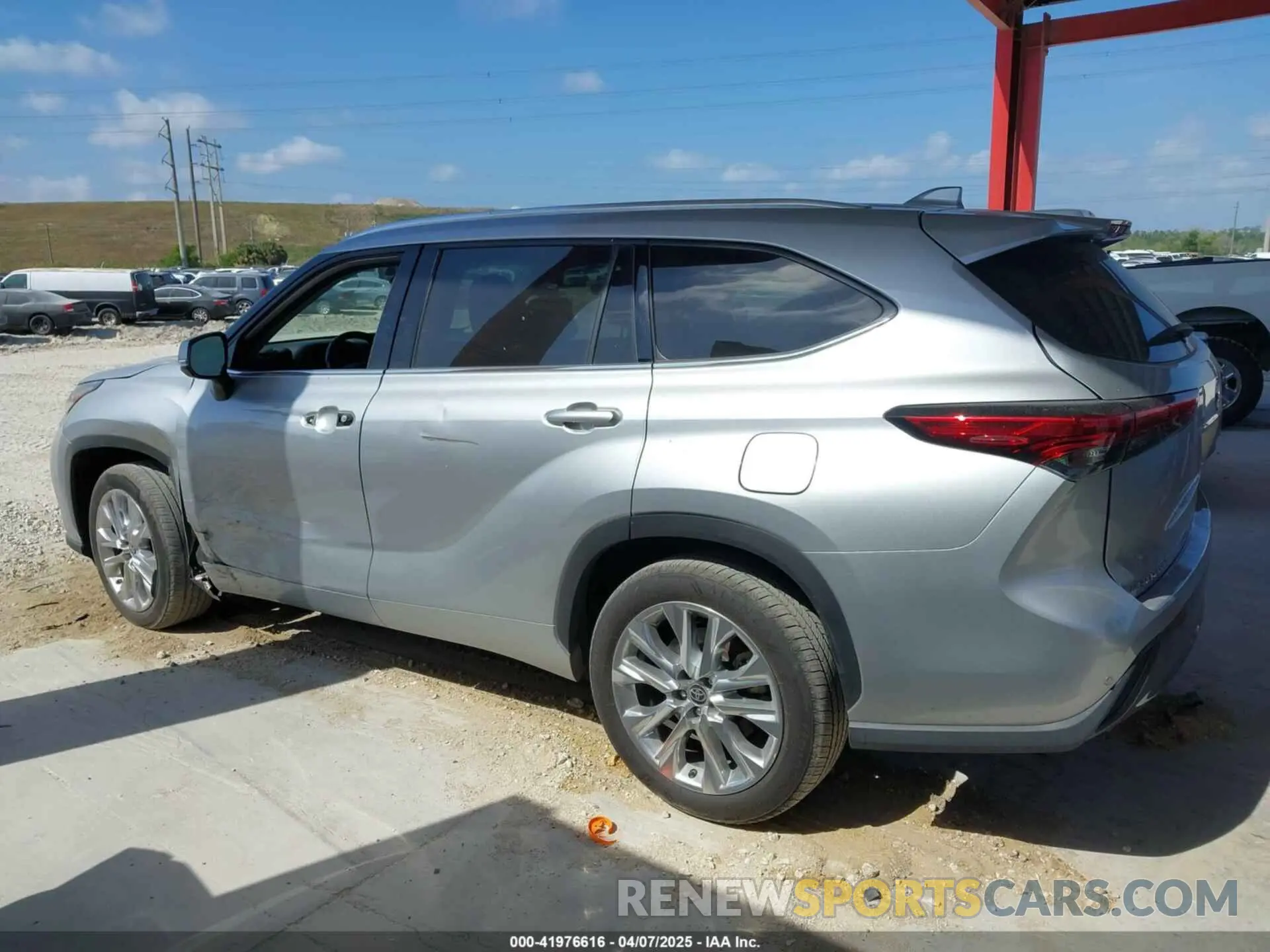 14 Photograph of a damaged car 5TDYZRAH8MS063996 TOYOTA HIGHLANDER 2021